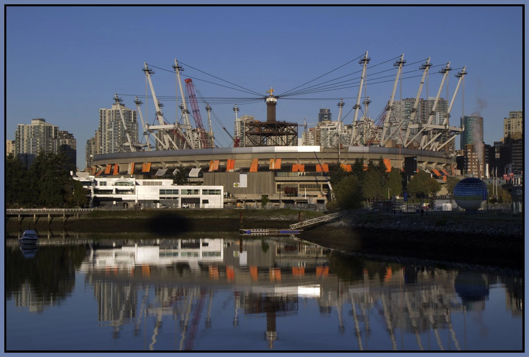 Stadium_Oct_5_2010_CR2_0428_4x6s.jpg