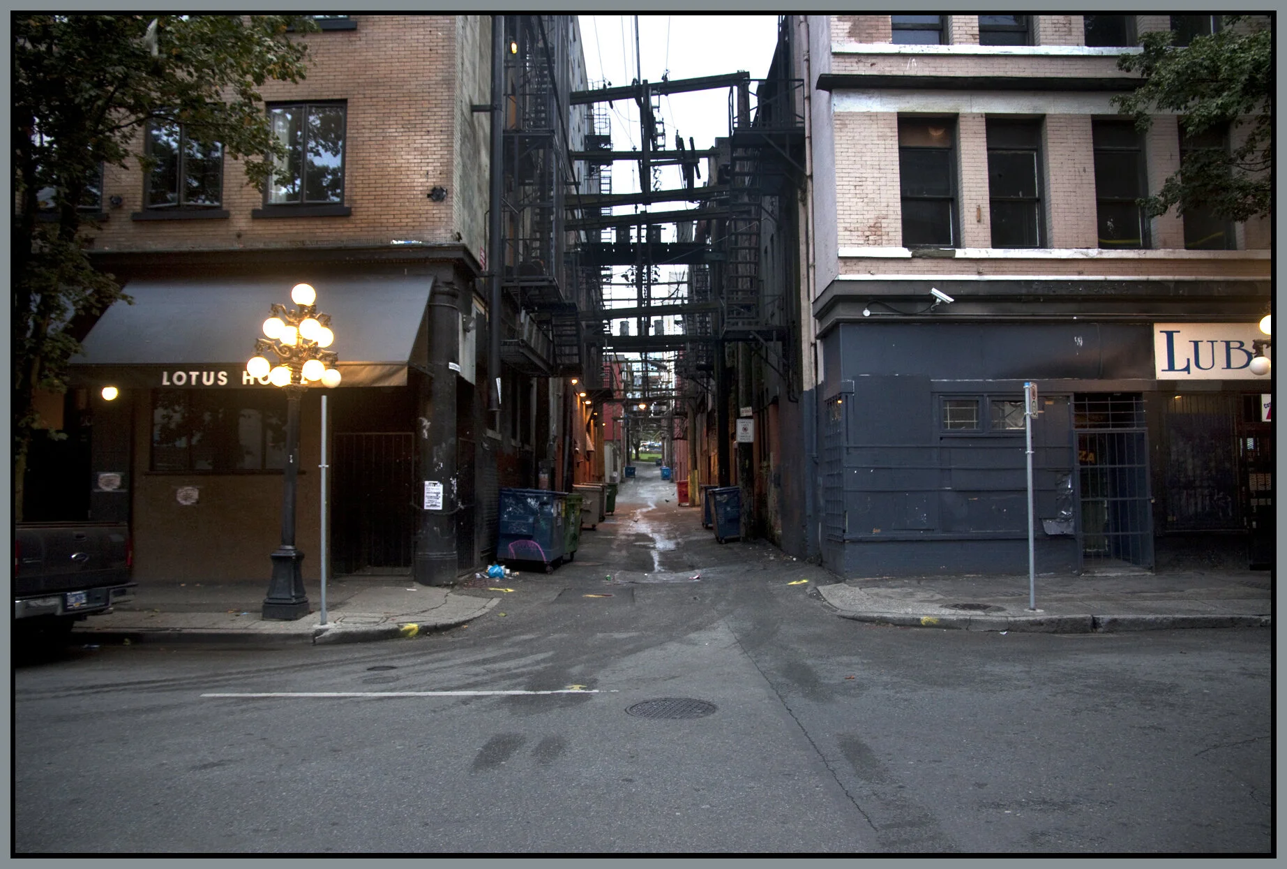 Abbott St Alley_Sep 16_2010_4132_4x6s.jpg