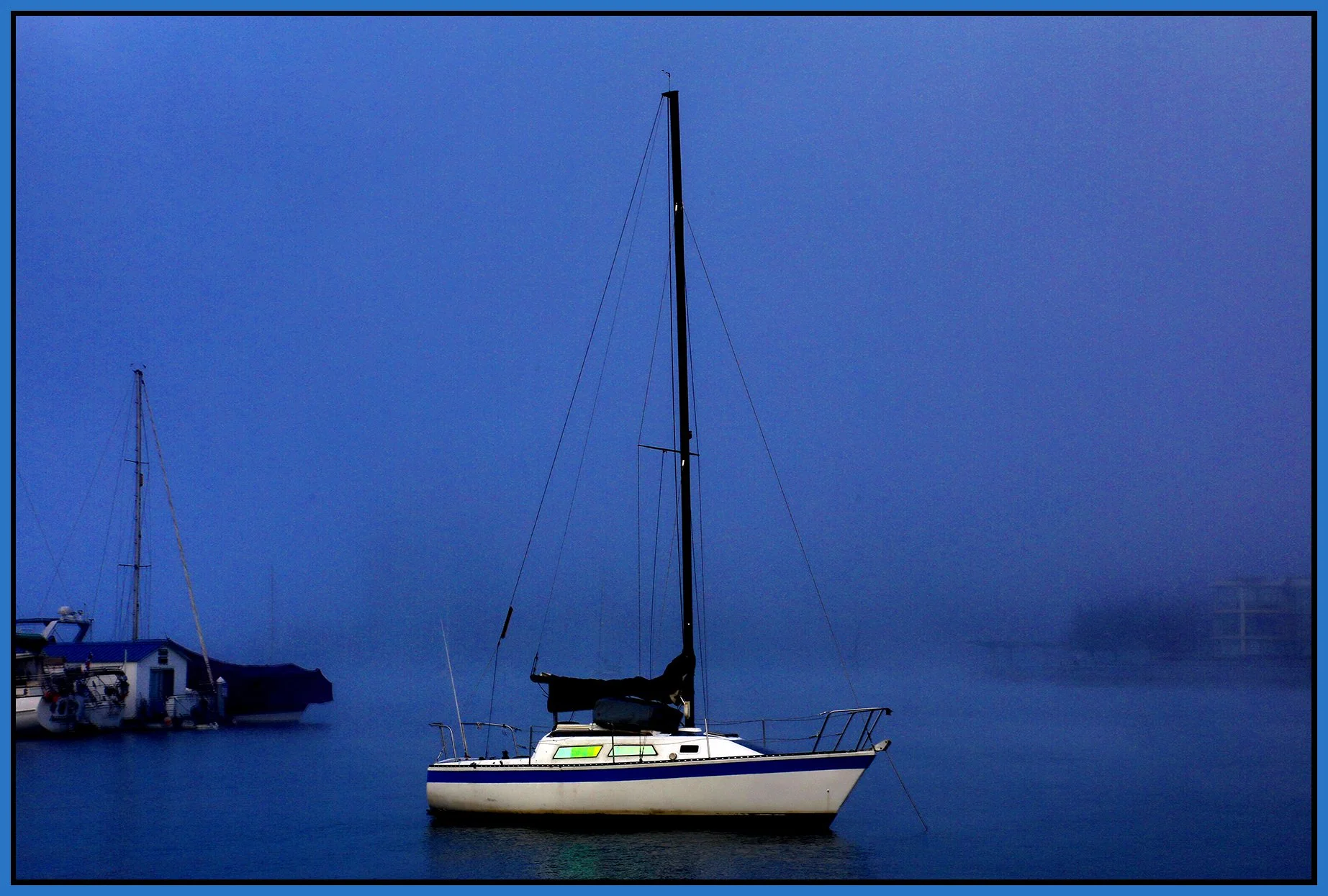 Boat in False Creek in Fog_Nov 29_2023_HDR_4H9256_peSimpleDehaze_4x6s.jpg