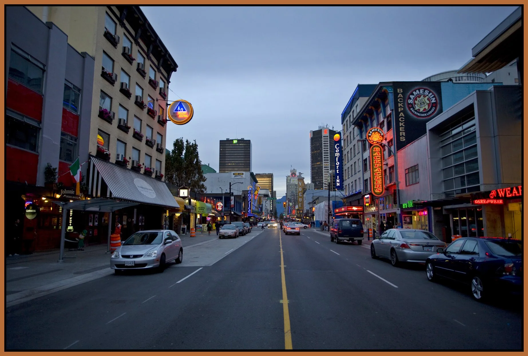 1030 Granville Mall LkgN_Oct 11_2009_5101vel_4x6s.jpg