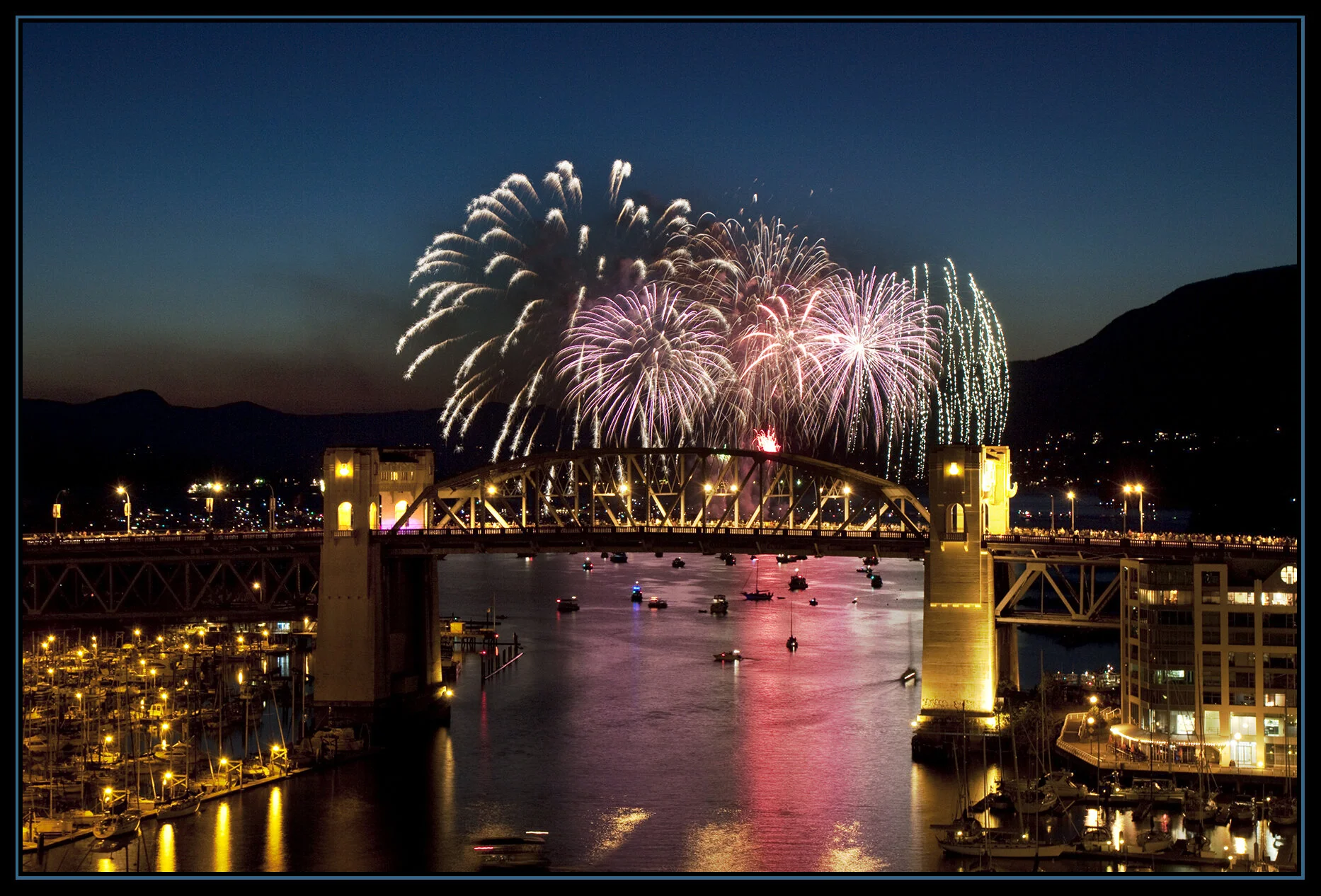 Fireworks_Mex_July 28_2010_0771_4x6s.jpg