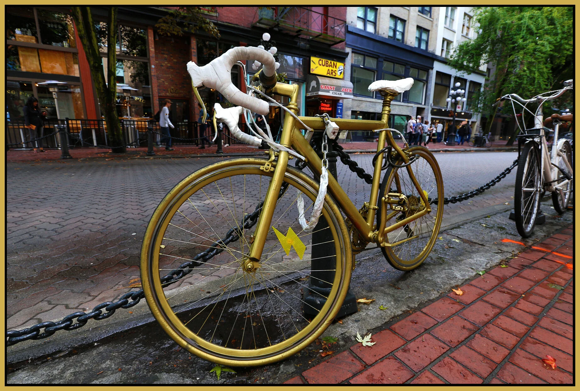Bike Gastown_Aug 31_2014_HDR_F6319_4x6s.jpg