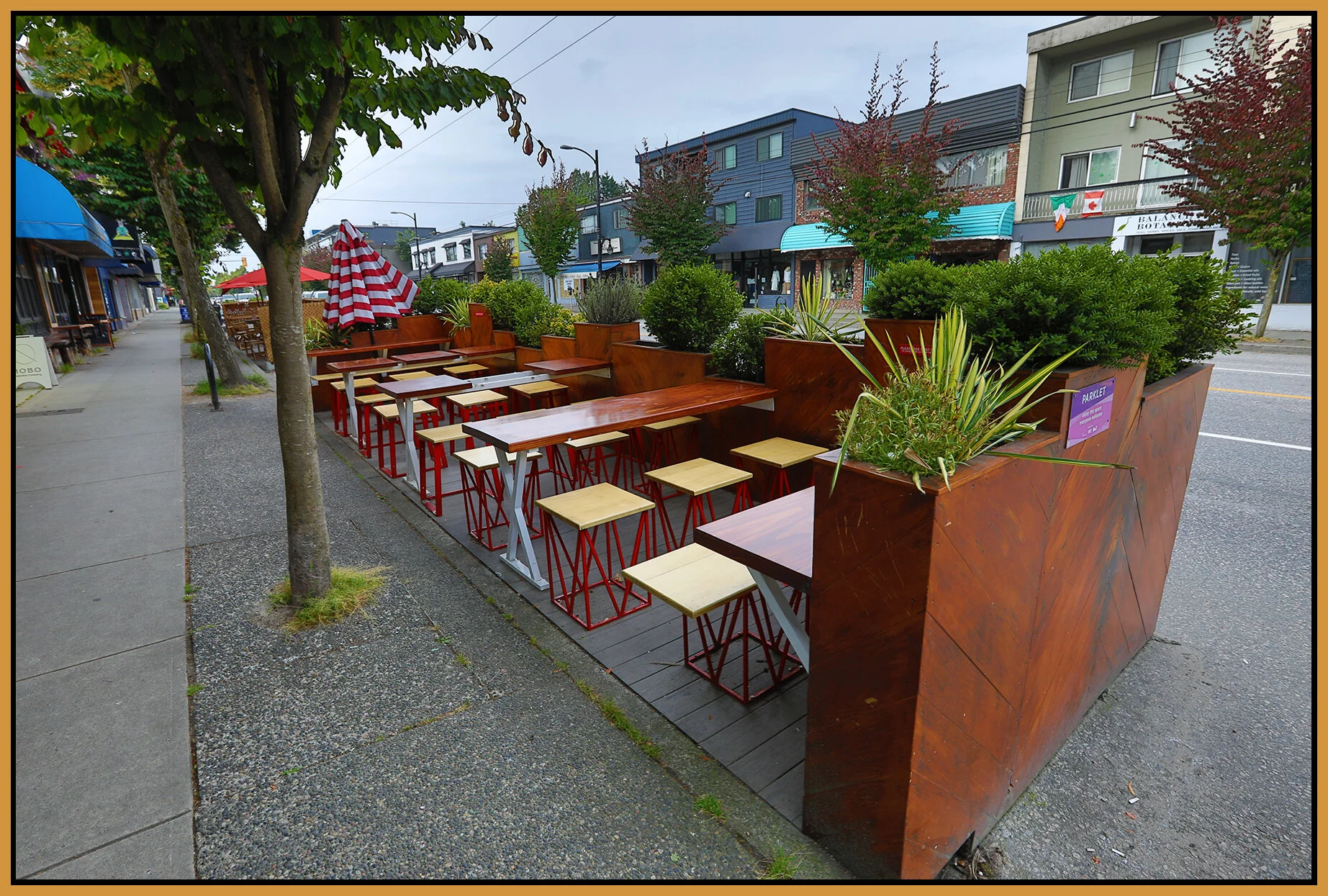 Meet on Main St Curbside Seating_Jul 11_2020_HDR_4F2136_4x6s.jpg
