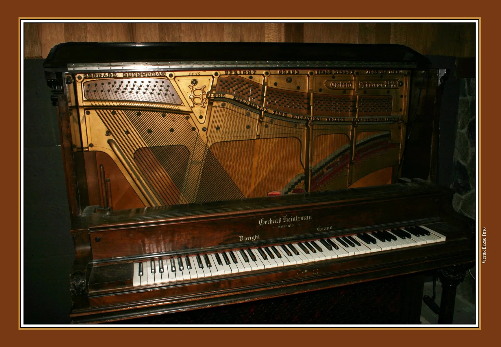 Heintzman Piano_5257_4x6s.jpg