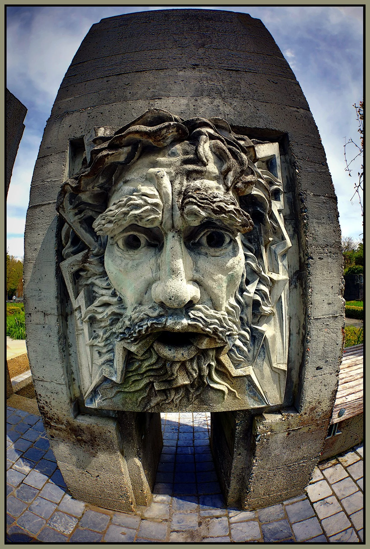 Italian Gardens Faces_May 11_2022_HDR_4G9333_peDrkImpct_4x6s.jpg