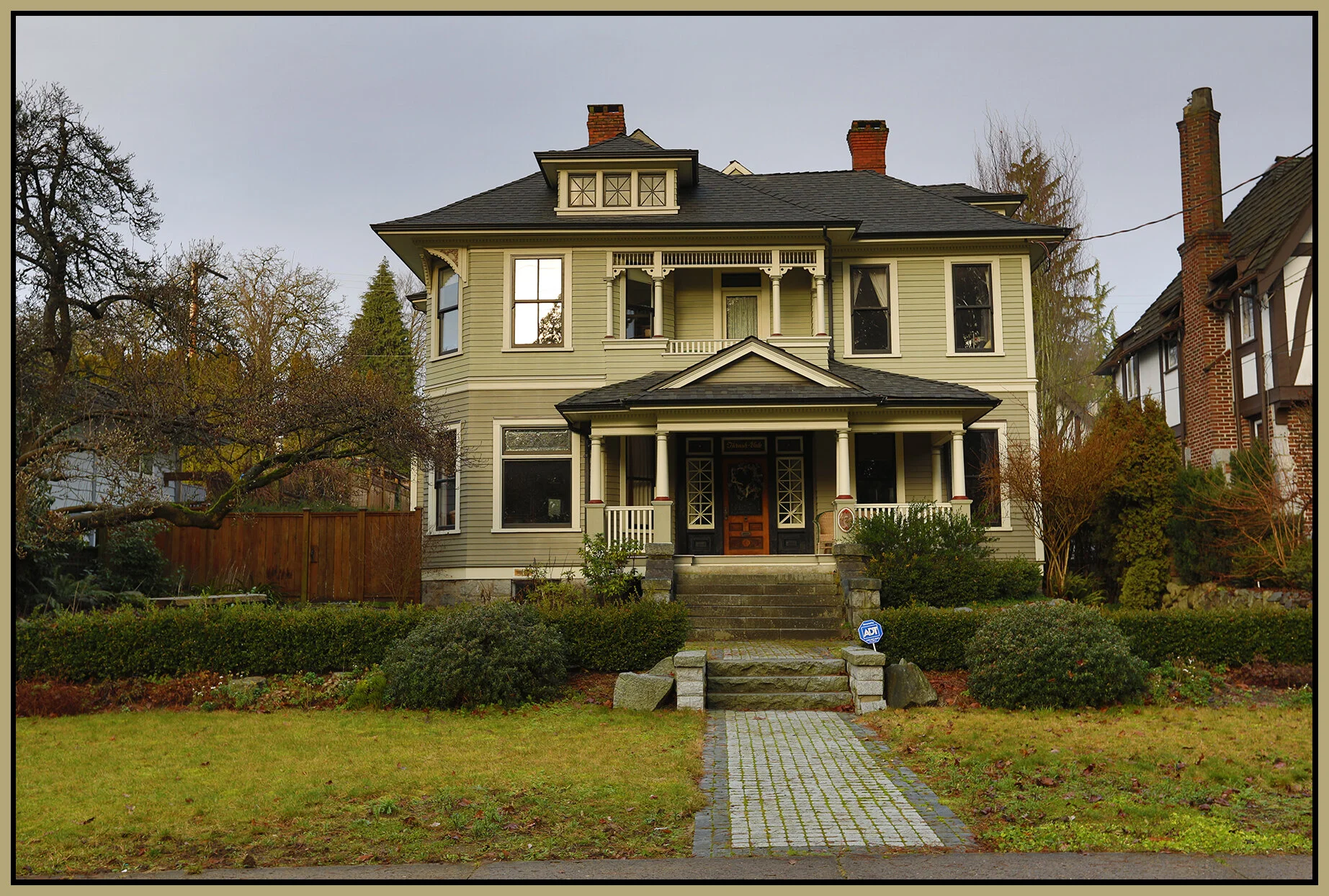437 Queen's Ave New Westminster_Dec 25_2019_HDR_F9853_4x6s.jpg