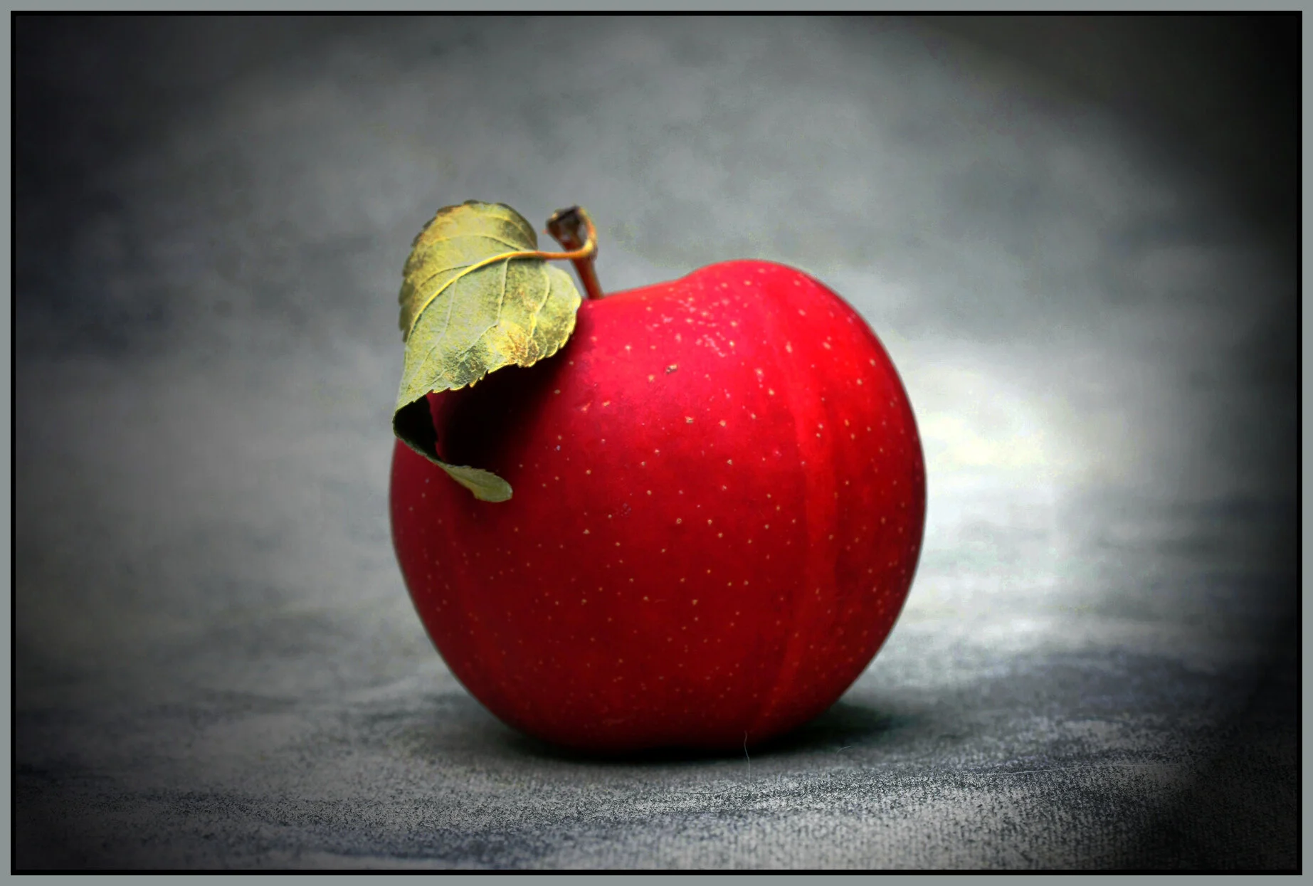 Apple_40D_2055_peWater_4x6s.jpg