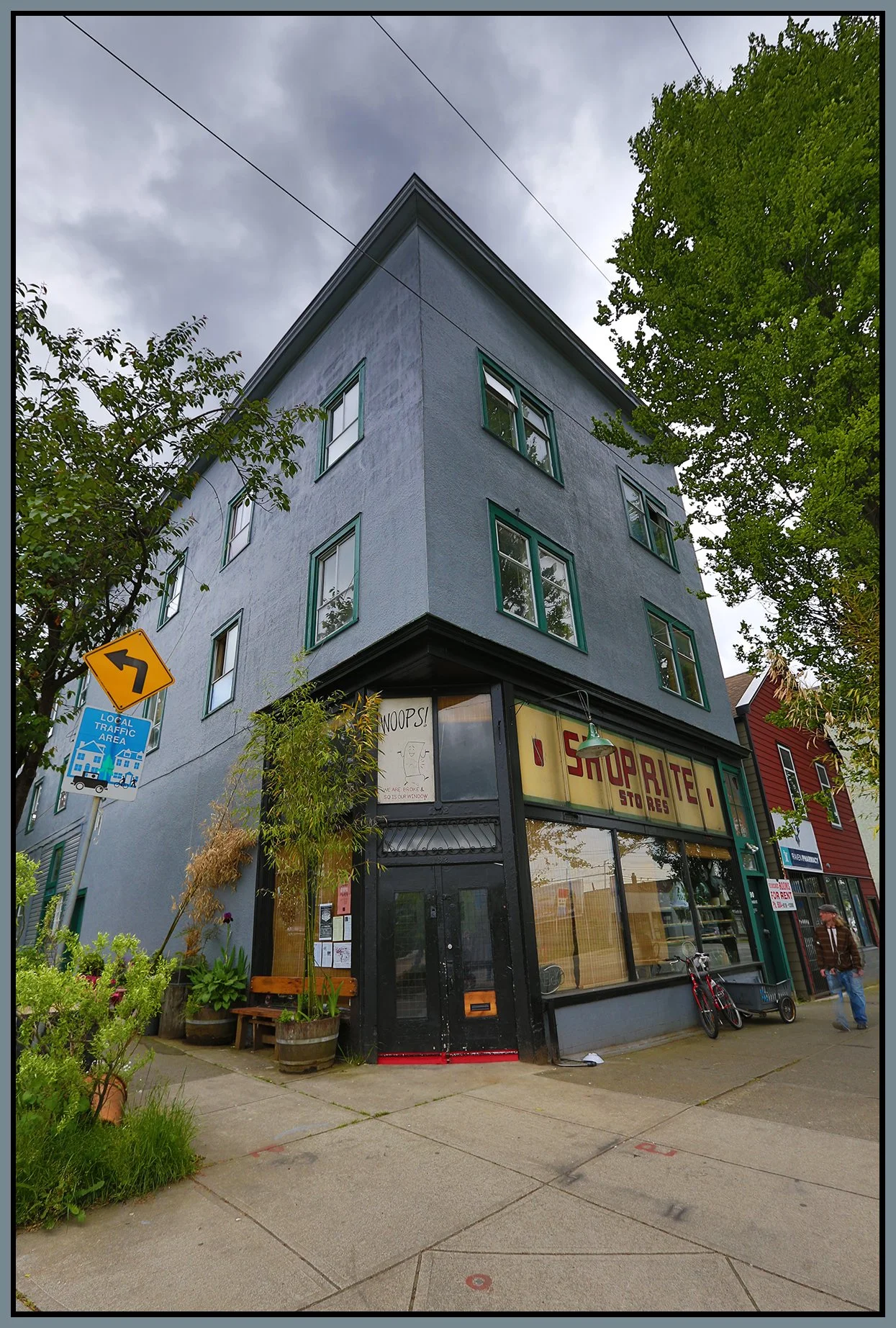 1192 E Hastings St_May 26_2013_HDR_A3225_4x6s.jpg