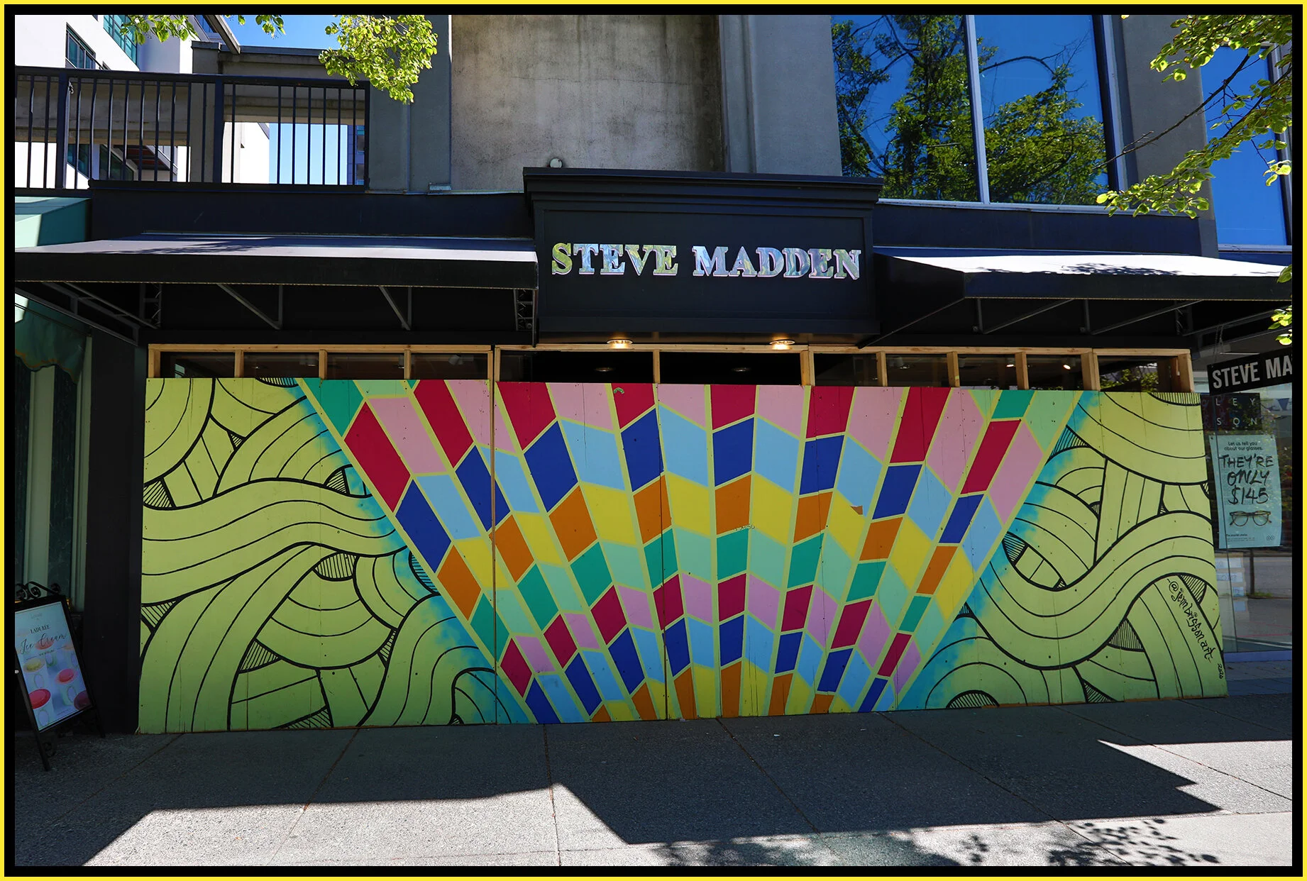Robson St Covid Mural_Jun 7_2020_HDR_4F4418_4x6s.jpg