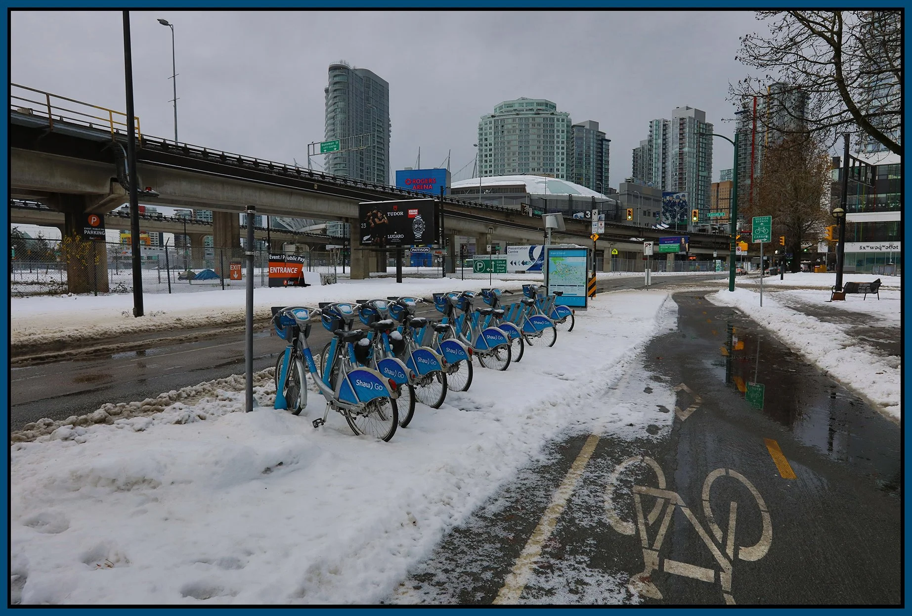 Expo Blvd Modi Bikes in Snow_Jan 2_2022_HDR_5A6234_4x6s.jpg