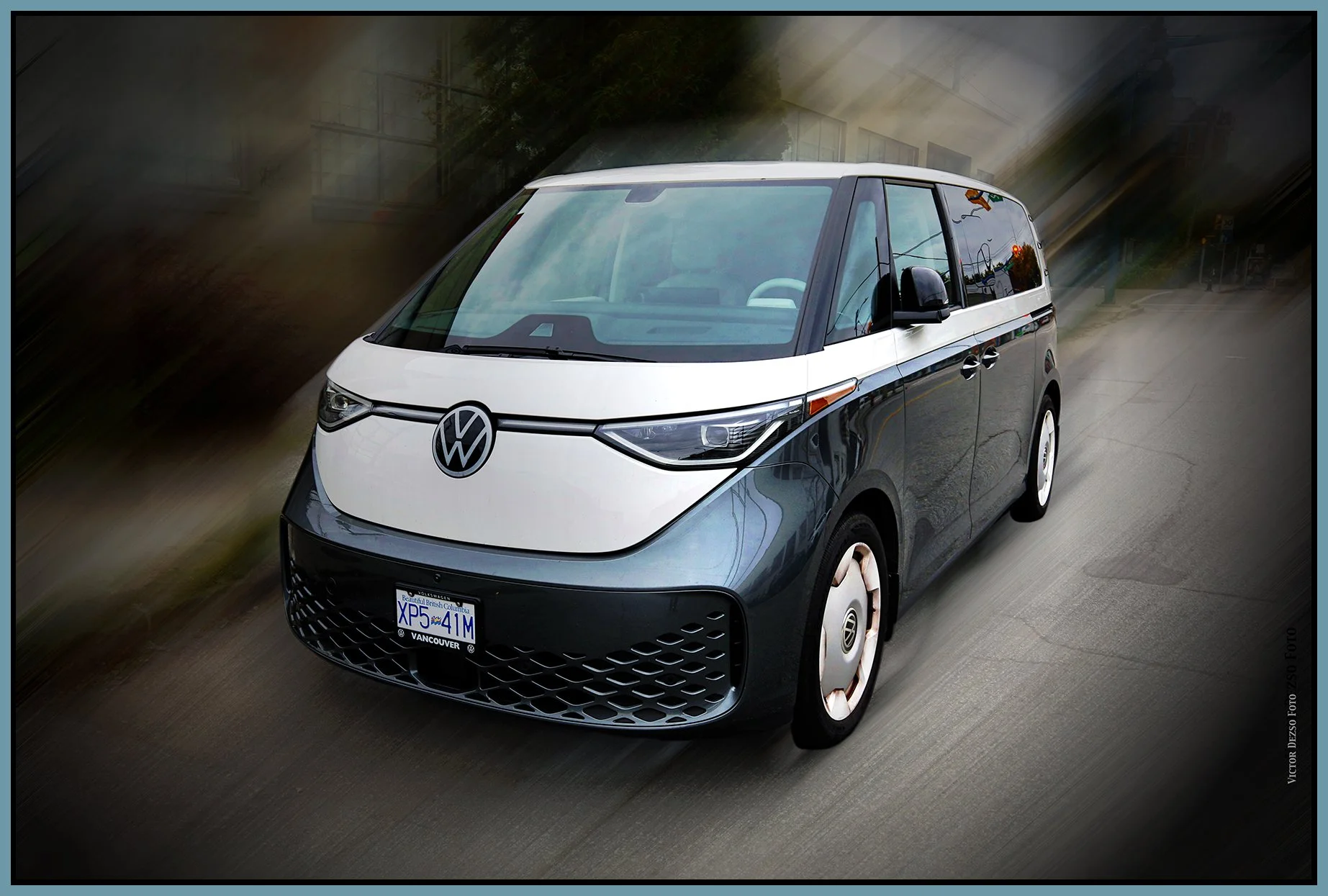 VW ID.Buzz_Oct 8_2025_HDR_4K3975B_peVibrClrsPopDrkn_4x6s.jpg