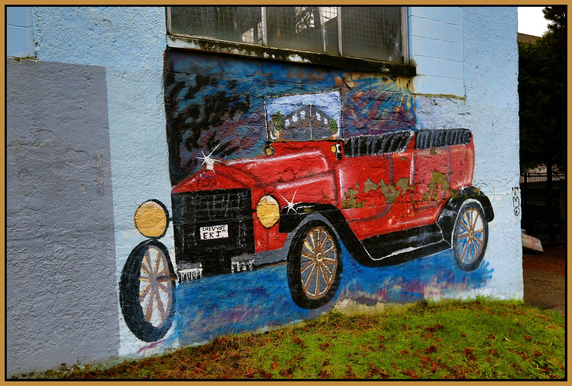 Commercial Dr Mural_Dec 12_2012_HDR_C3961e_4x6s.jpg