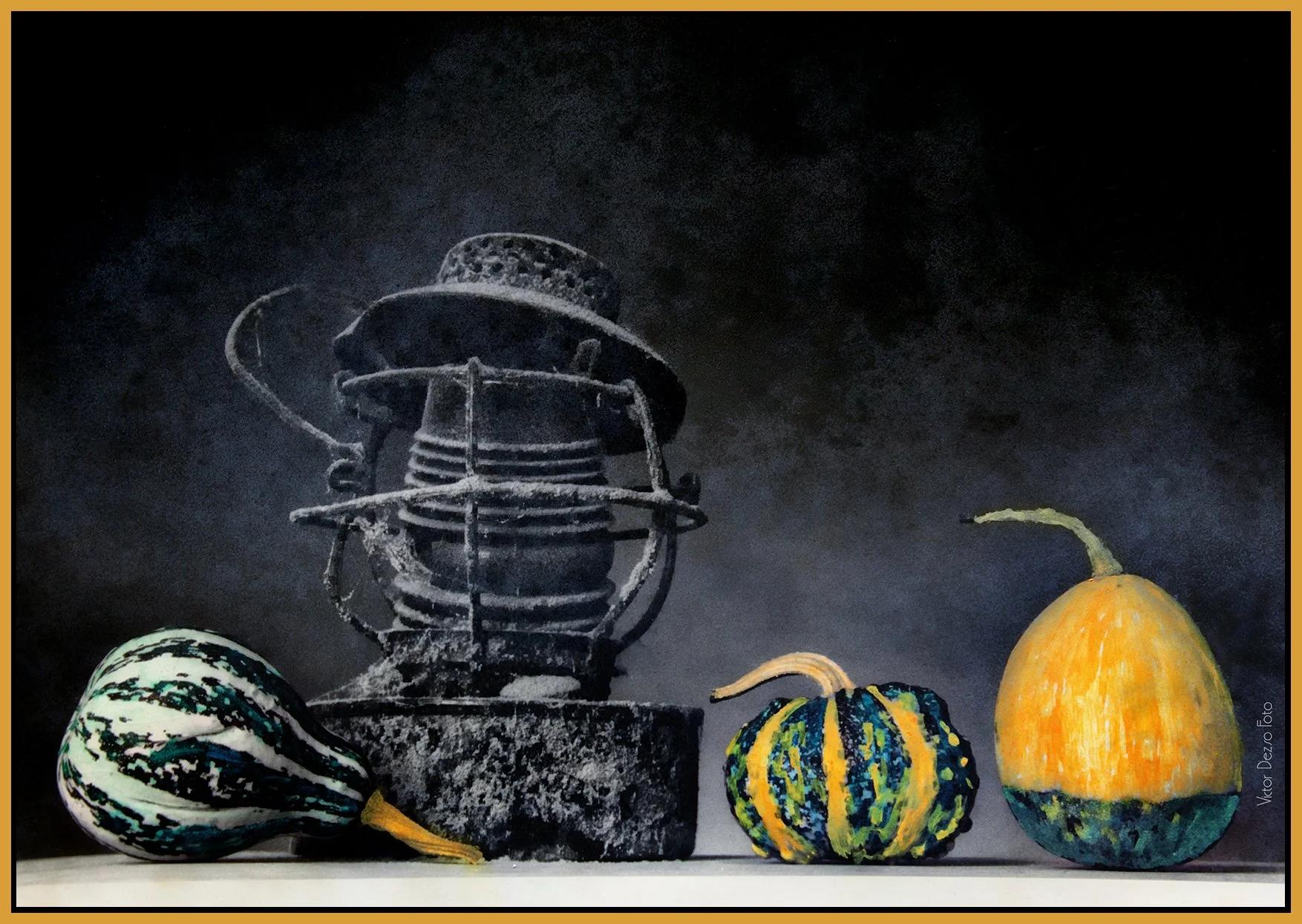 Lantern & Gourdes_8801_peShdngCntrst_4x6s.jpg