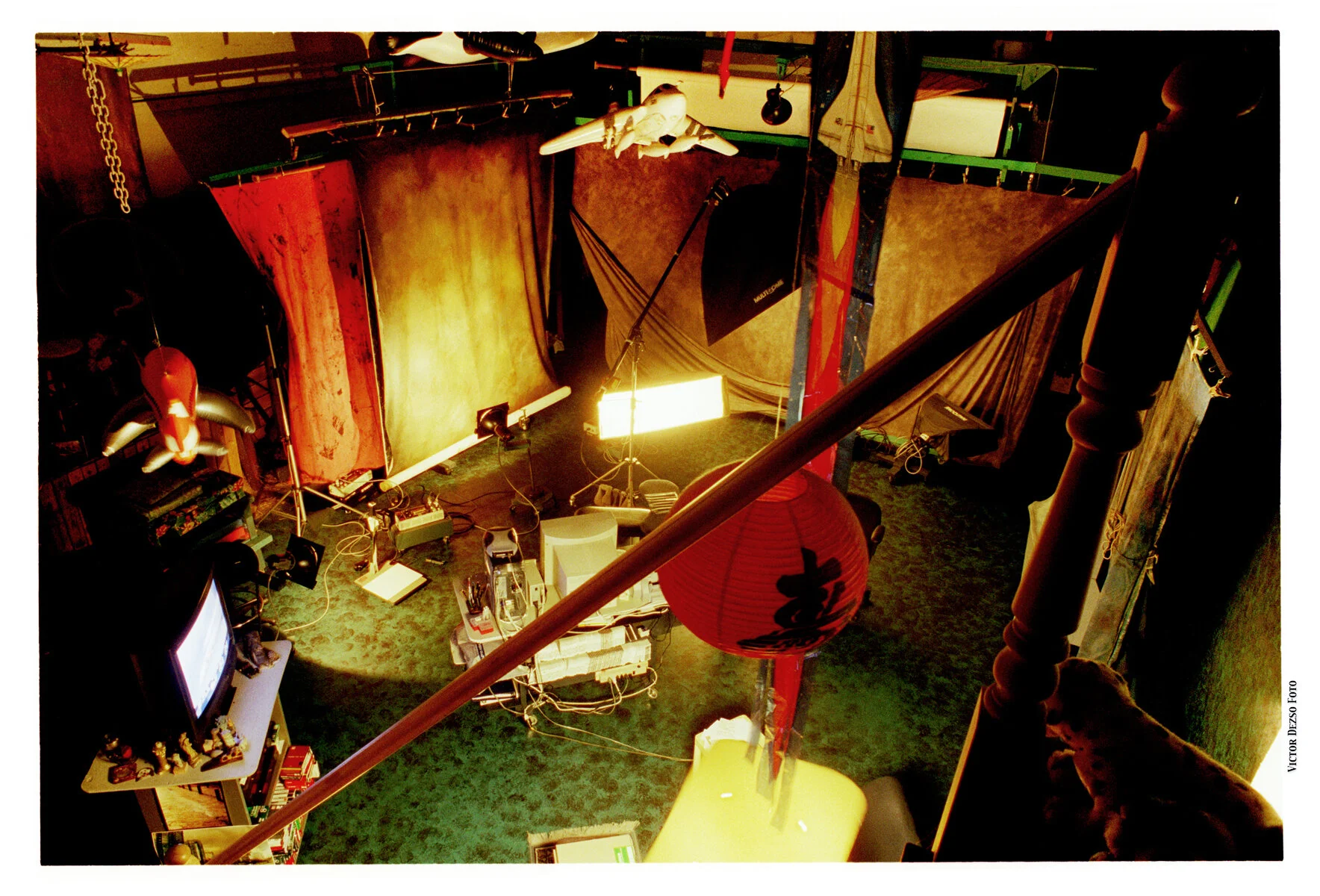 #5_2741 Studio_Dec 12_2002_4x6s.jpg