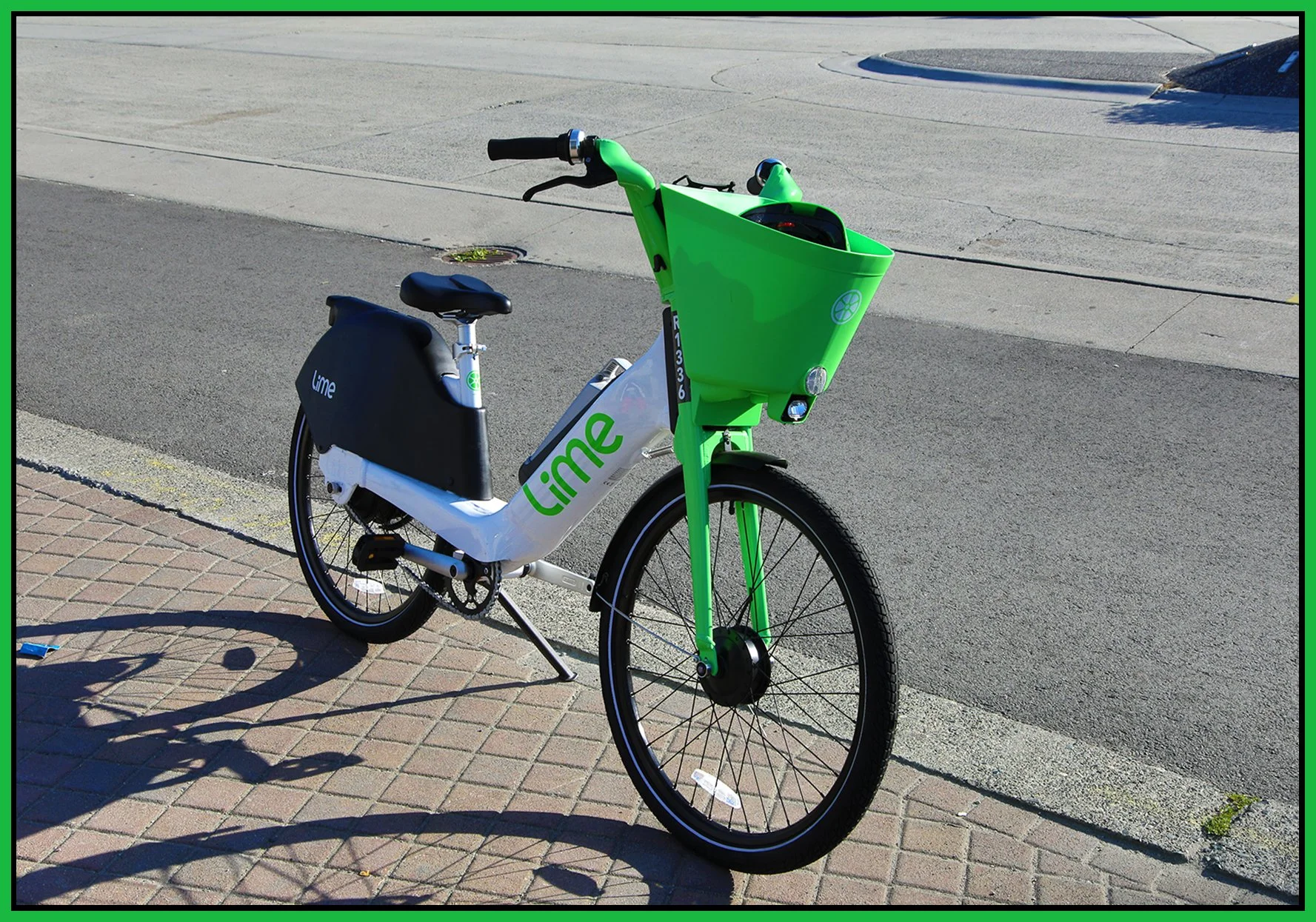 Lime E-Bike Share_Jul 24_2022_HDR_4H1327_4x6s.jpg