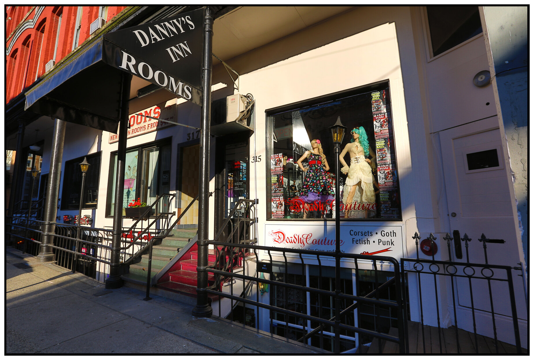 Gastown_Jul 29_2014_HDR_F4212_4x6s.jpg