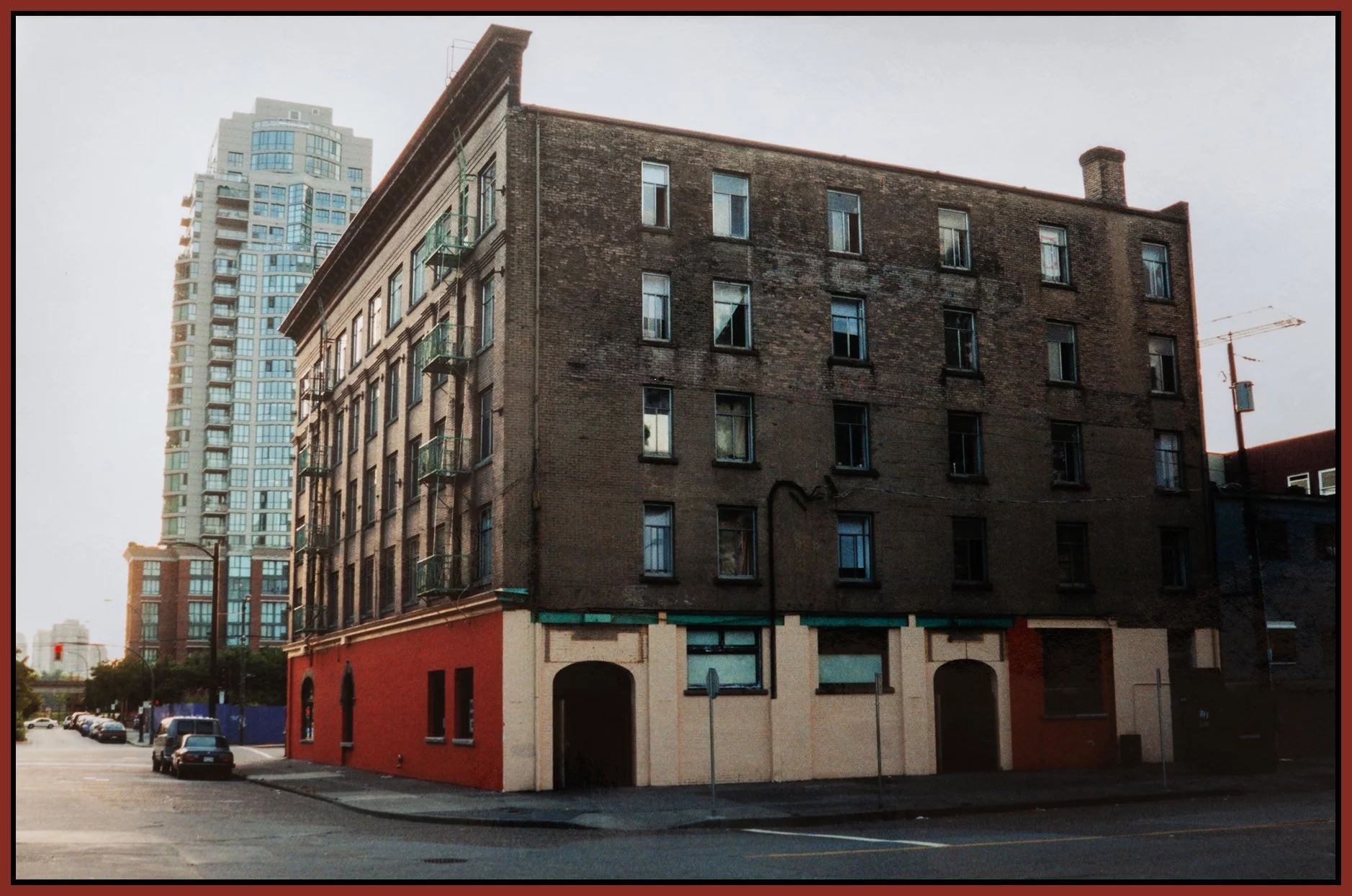 Ivanhoe Pub_July 2001_0424_4x6s.jpg