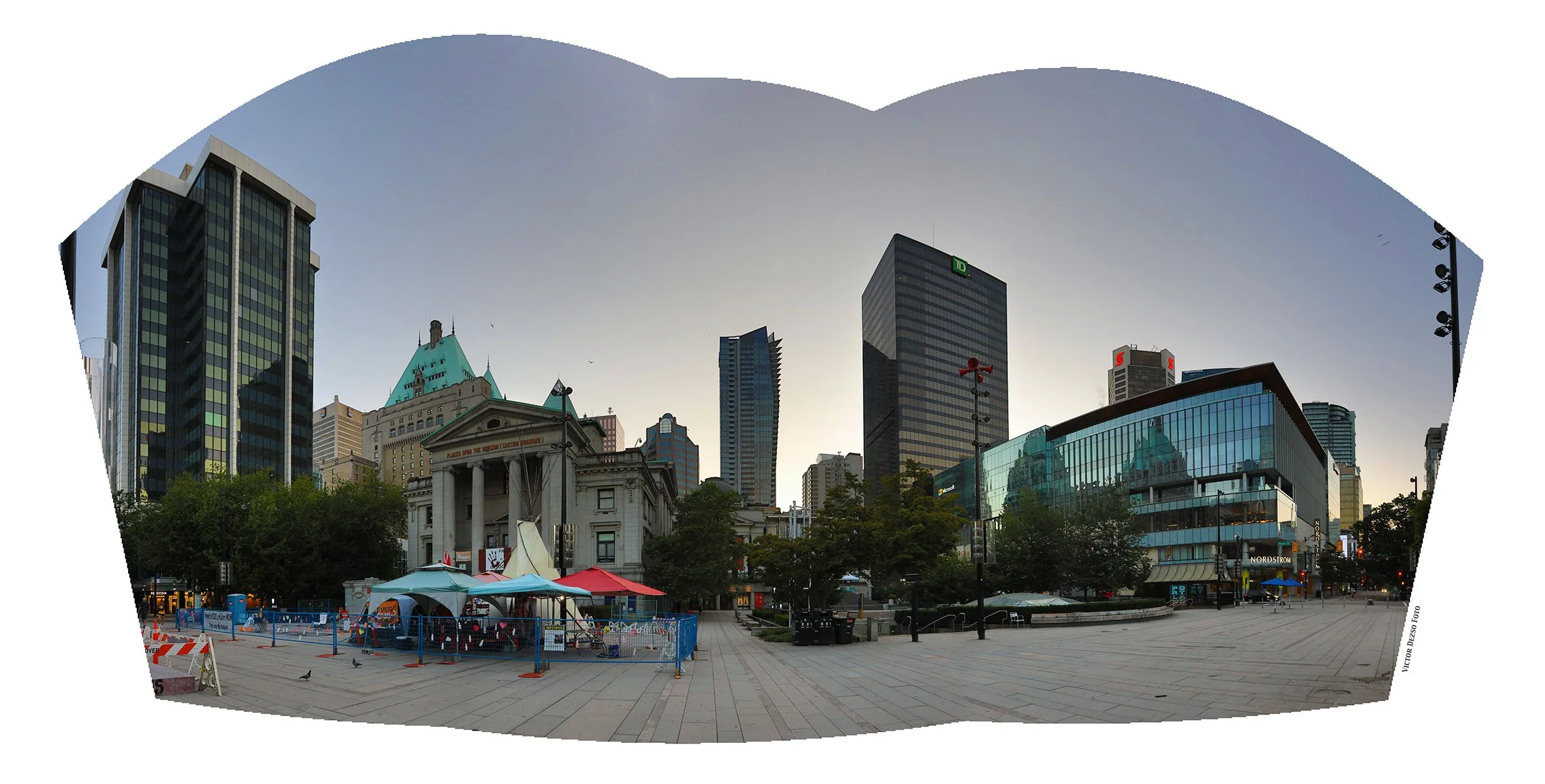 Robson Sq LkgN_Jul 28_2022_HDR_Pan_5B3542_4x8.jpg