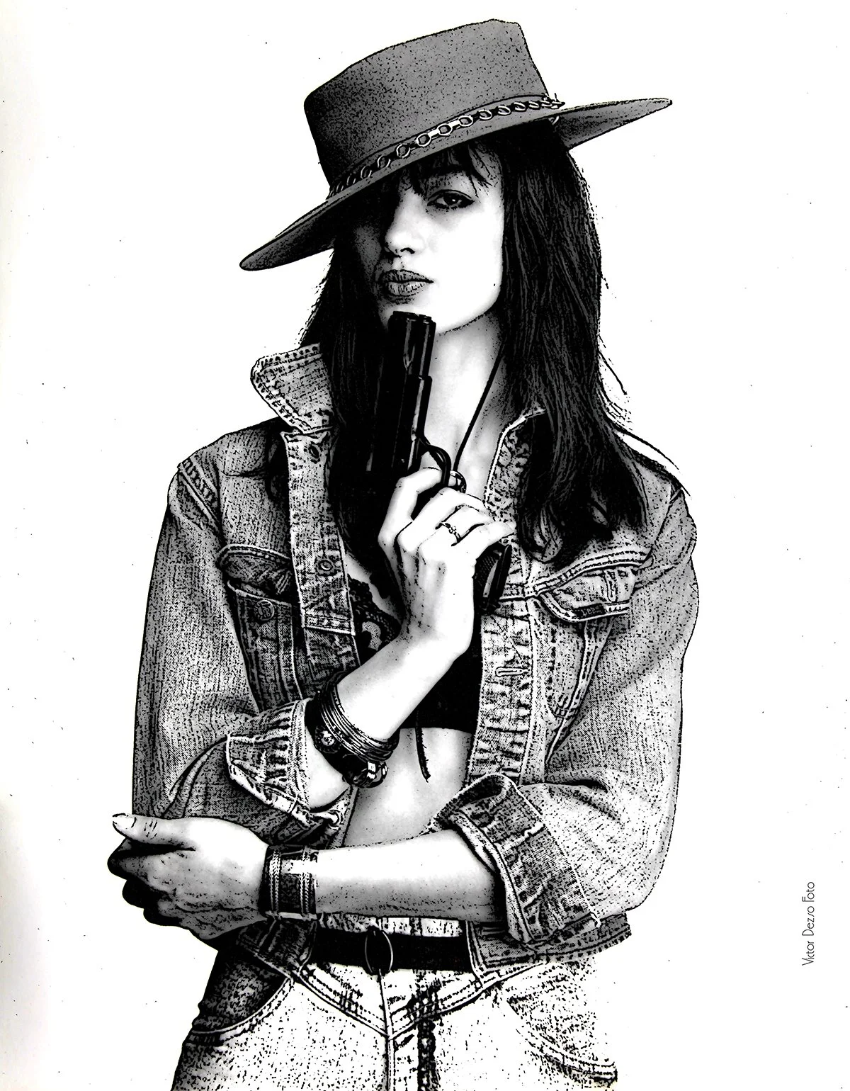 Girl with Gun_8651_peComic Book_4x5.jpg