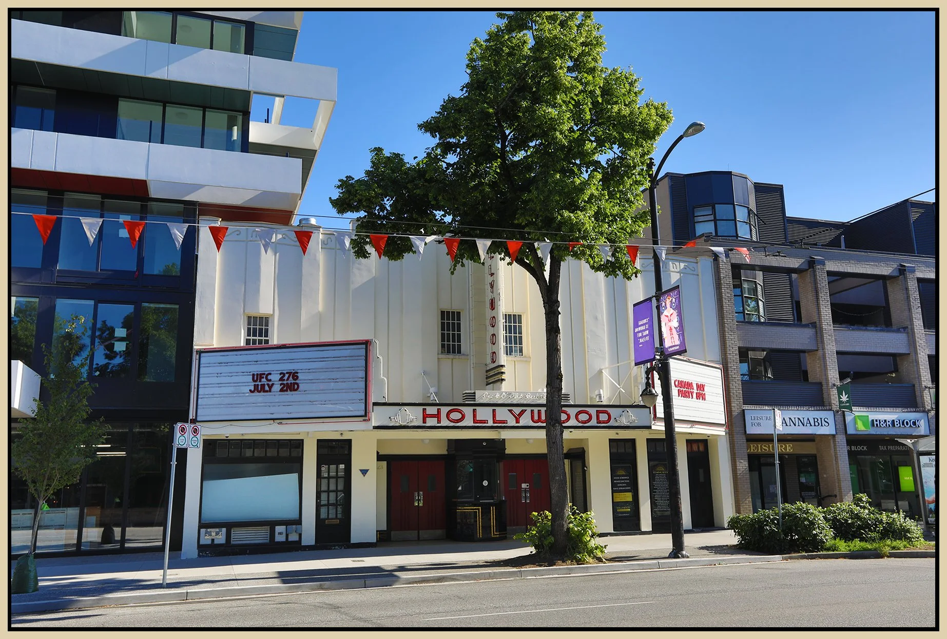 Hollywood Theatre 0n Broadway_Jul 1_2022_HDR_5B9633_4x6s.jpg