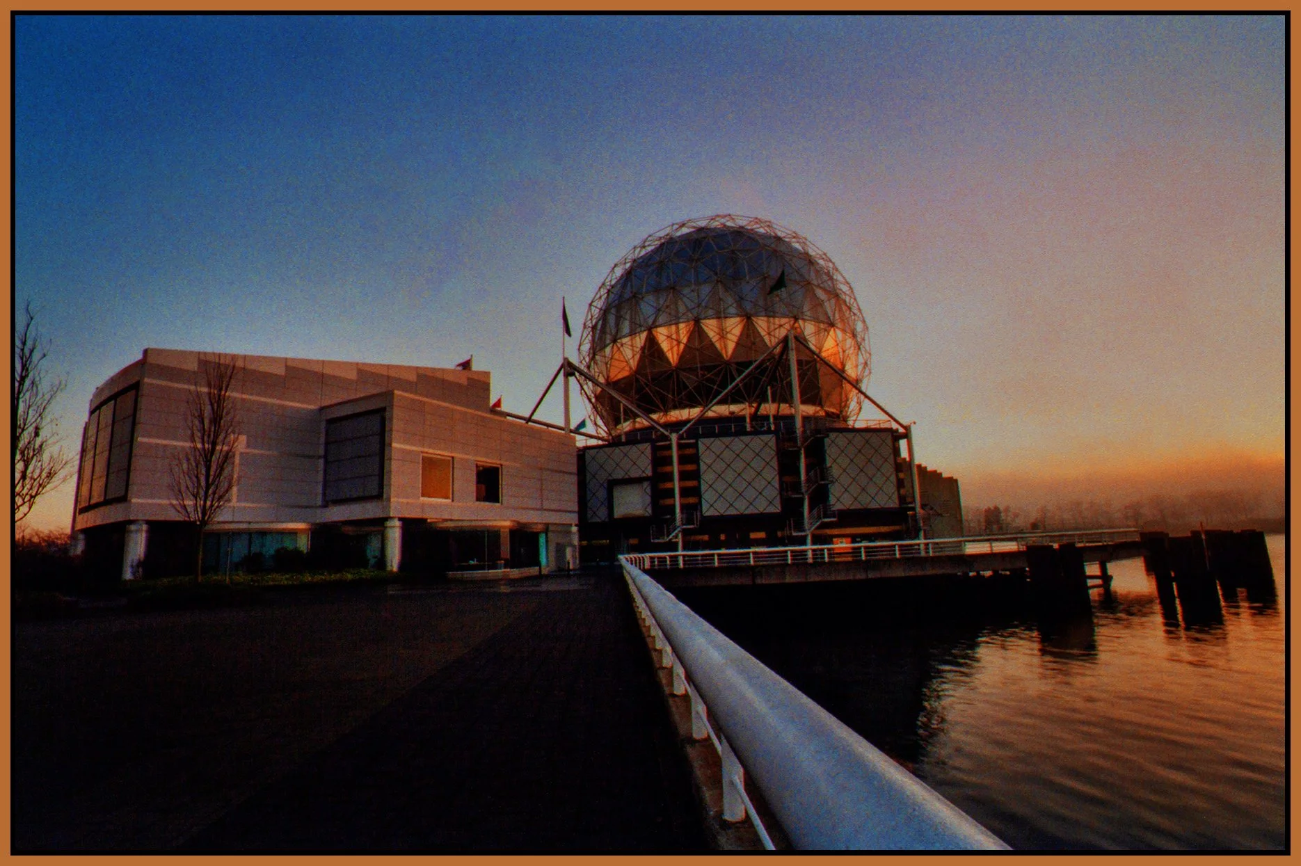 Science World 1990's_8996_peWater_ExpMrg_4x6s.jpg