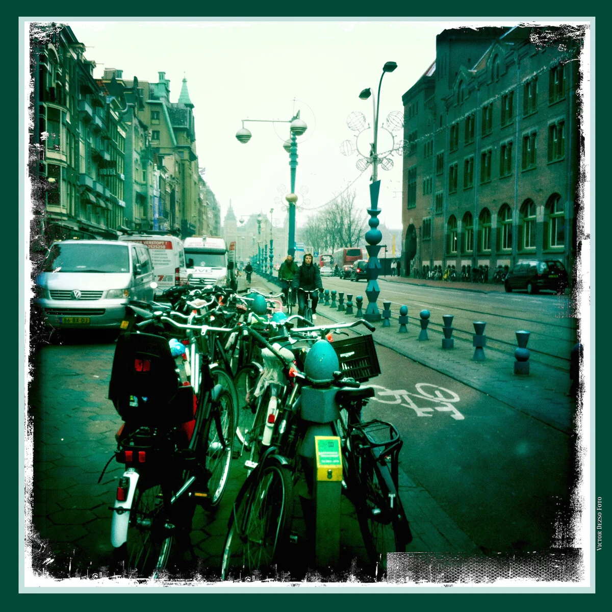 Amsterdam_Nov 8_2011_1522_4x4.jpg
