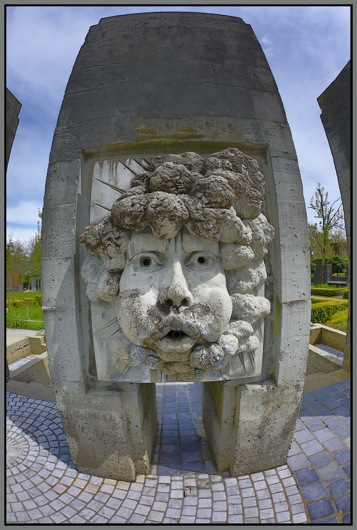 Italian Gardens Faces_May 11_2022_HDR_4G9337_4x6s.jpg