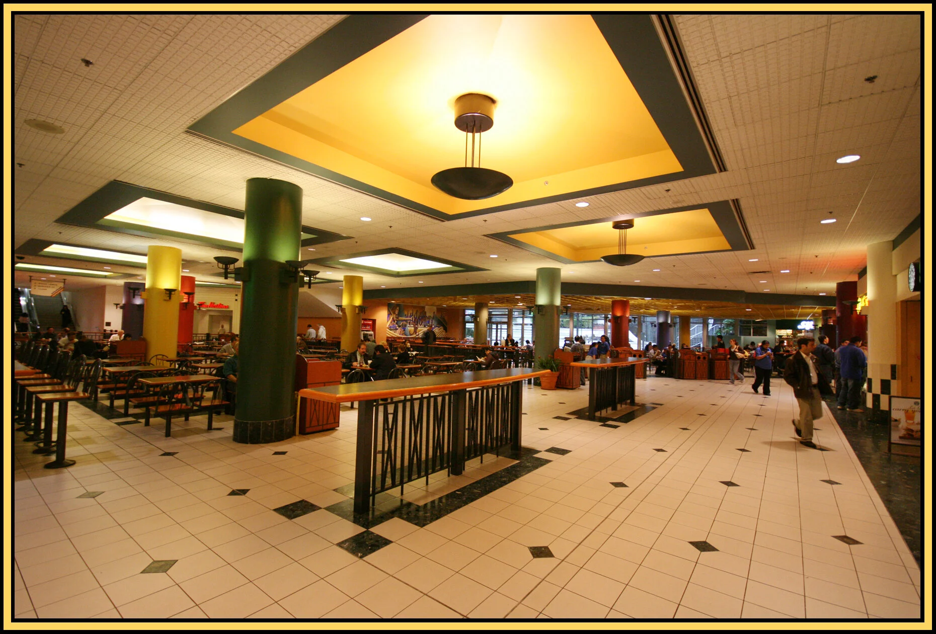 Warefront Food Court_Oct 26_2006_3338_4x6s.jpg