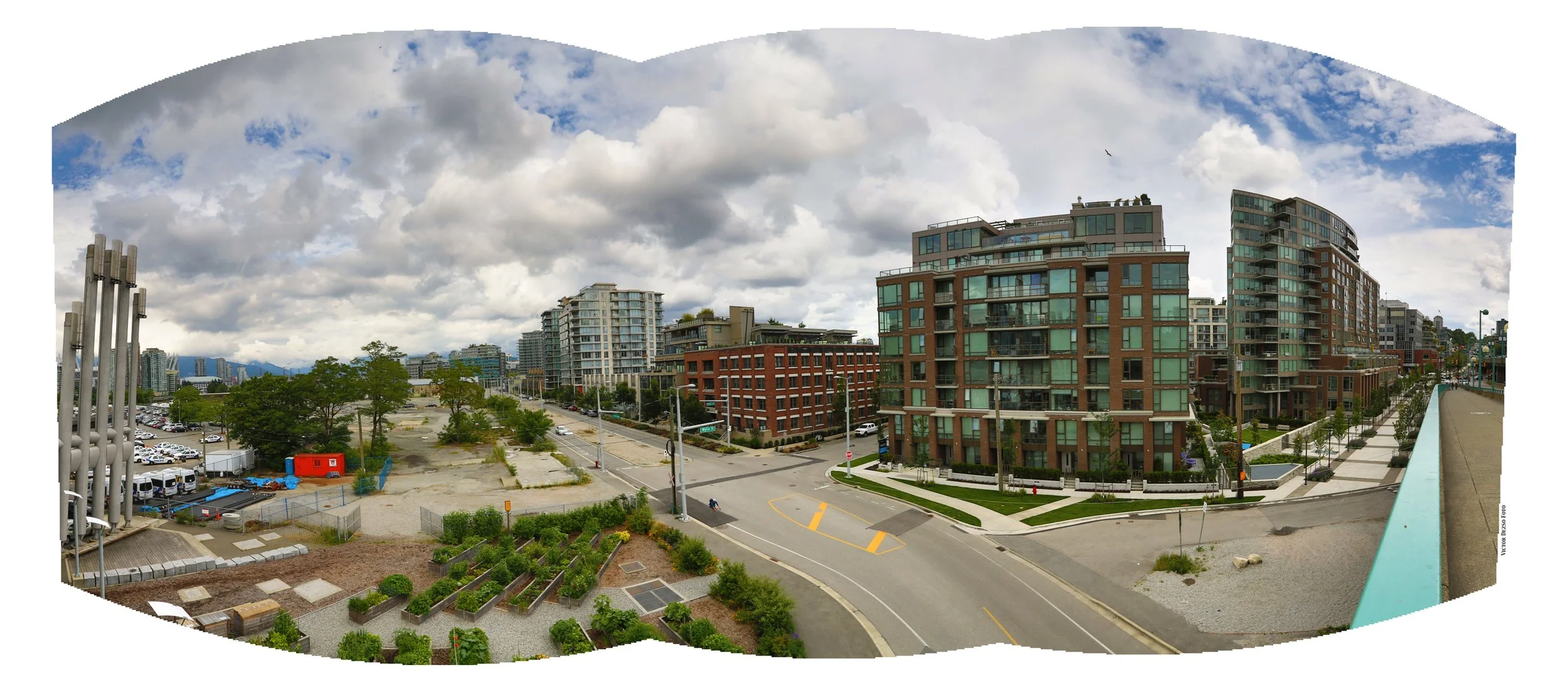 CambieBgLkgE_Jun 26_2013_HDR_Pan_B1303_1_4x9.jpg