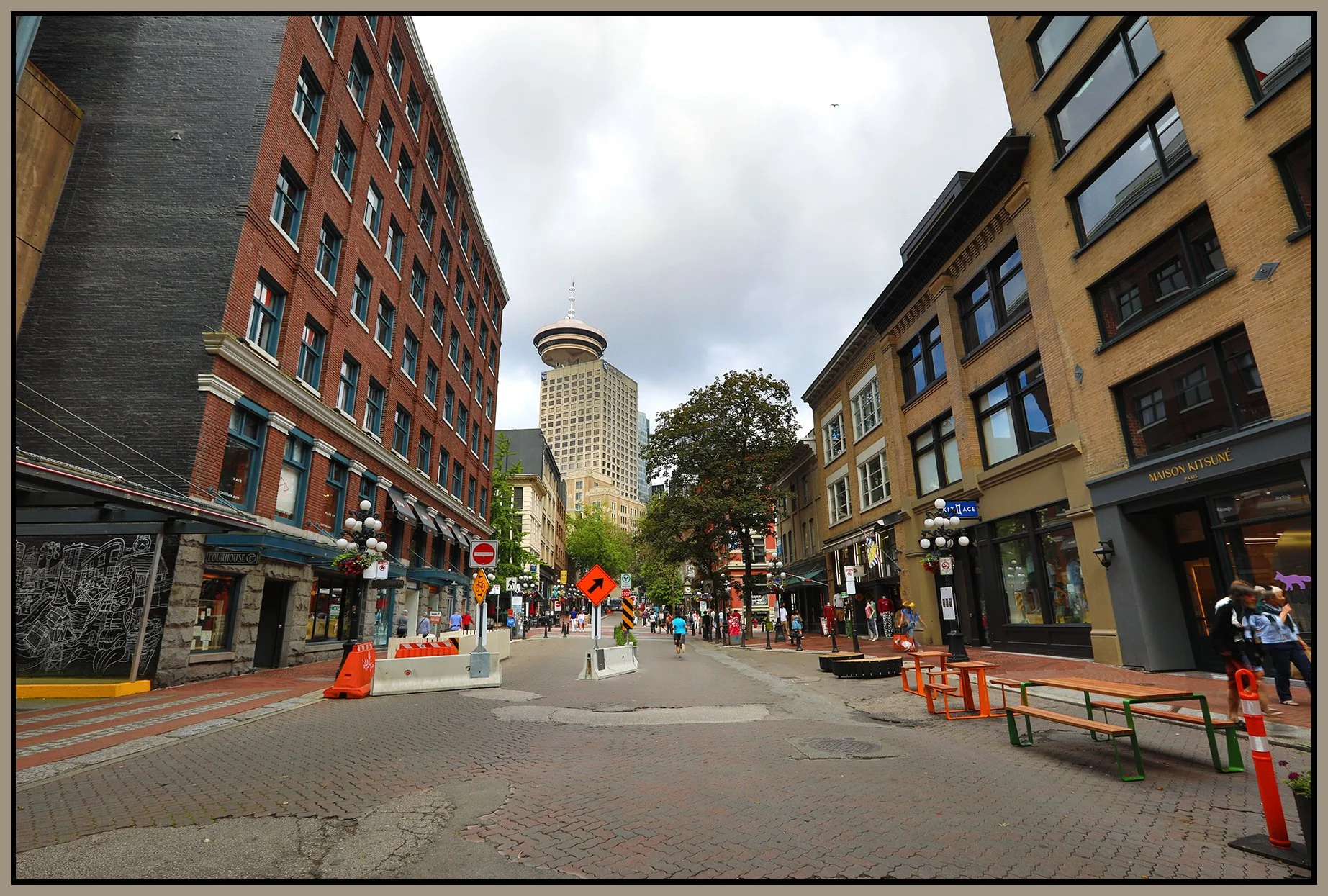 Gastown 169 Water St LkgW_Jun 30_2024_HDR_4J2276_4x6s.jpg