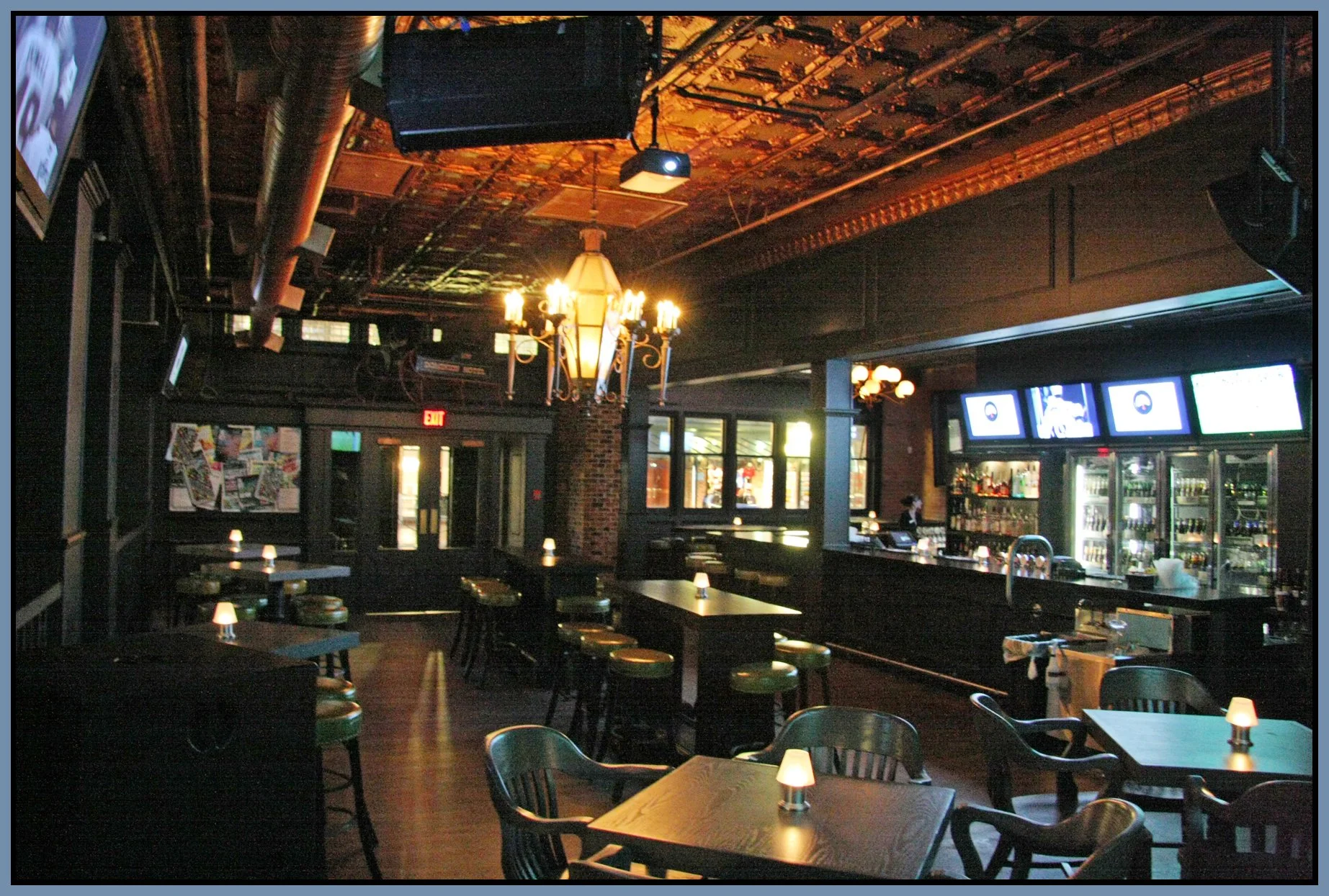 Lamplighter Pub_Jan 6_2008_0635_4x6s.jpg