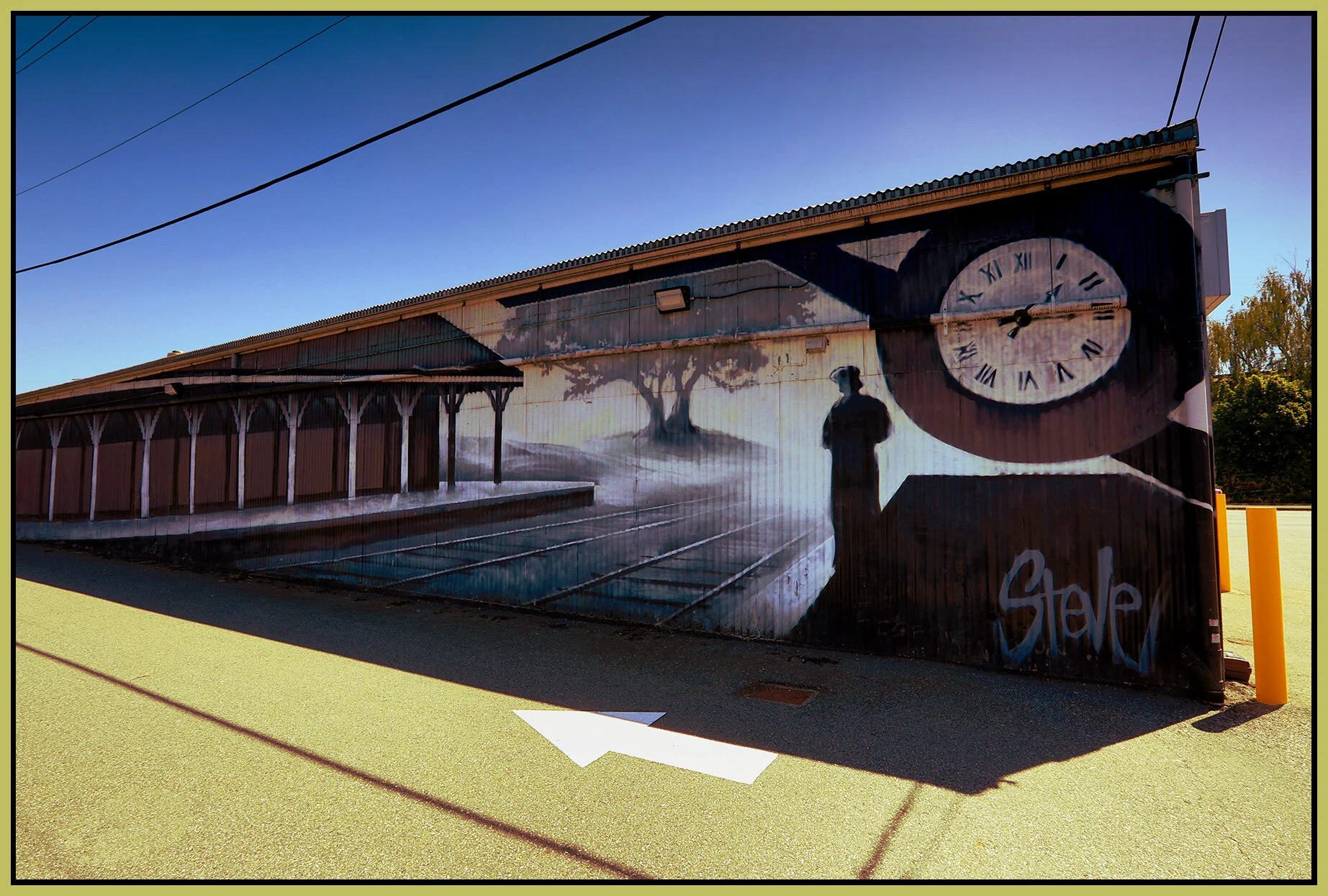 Renfrew Station Mural_May 21_2021_HDR_5A4899_peDehaze_4x6s.jpg