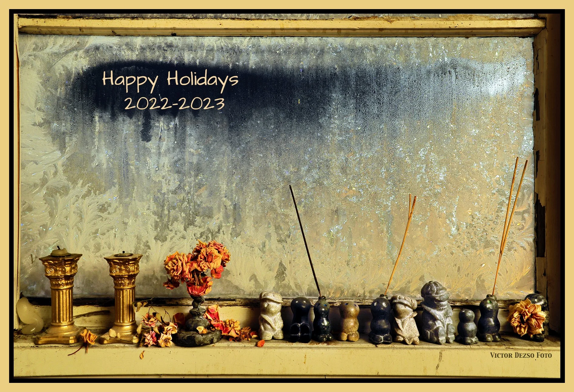 Happy Holidays_301 Raymur Window & Soapstone Carvings_Dec 22_2022_HDR_5D0955_peLevelCorrct_1_4x6s.jpg