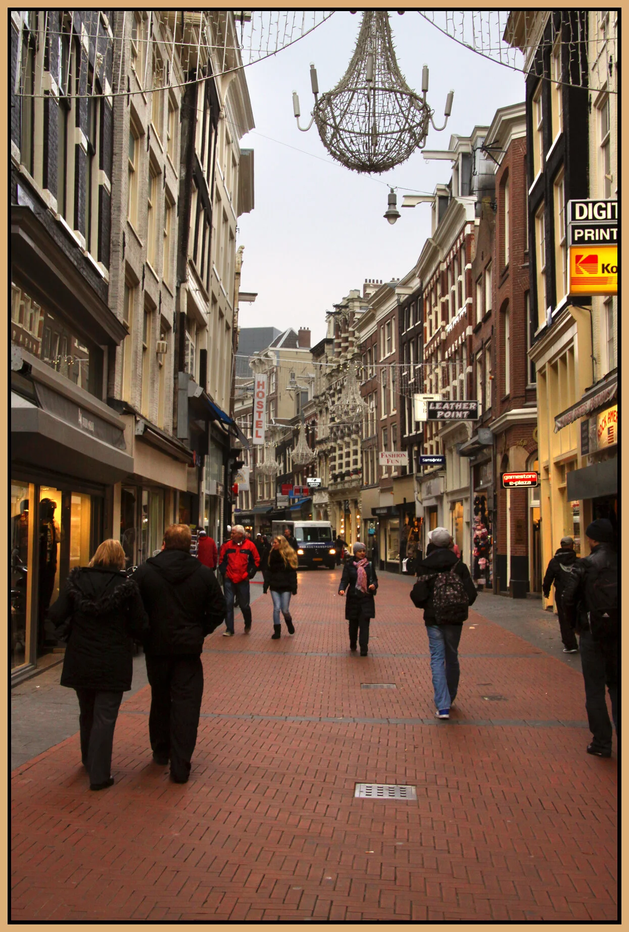 Amsterdam_Nov 8_2011_6617vel_4x6s.jpg