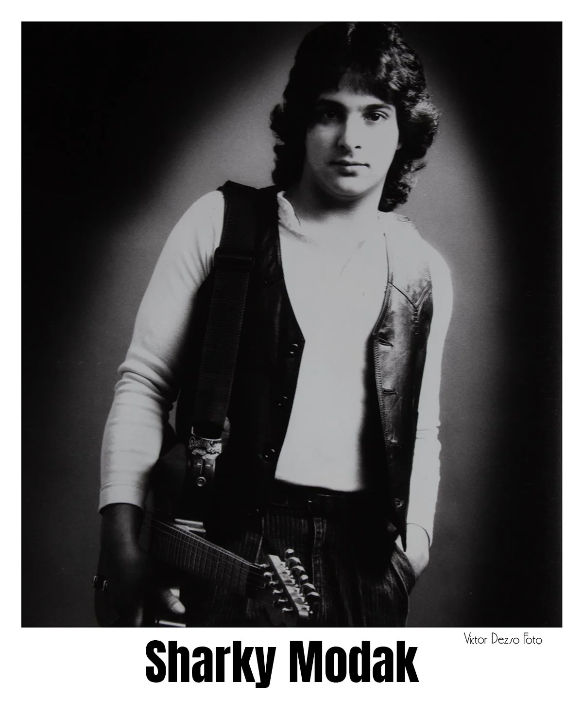 Sharky Modak_4692_4x5.jpg