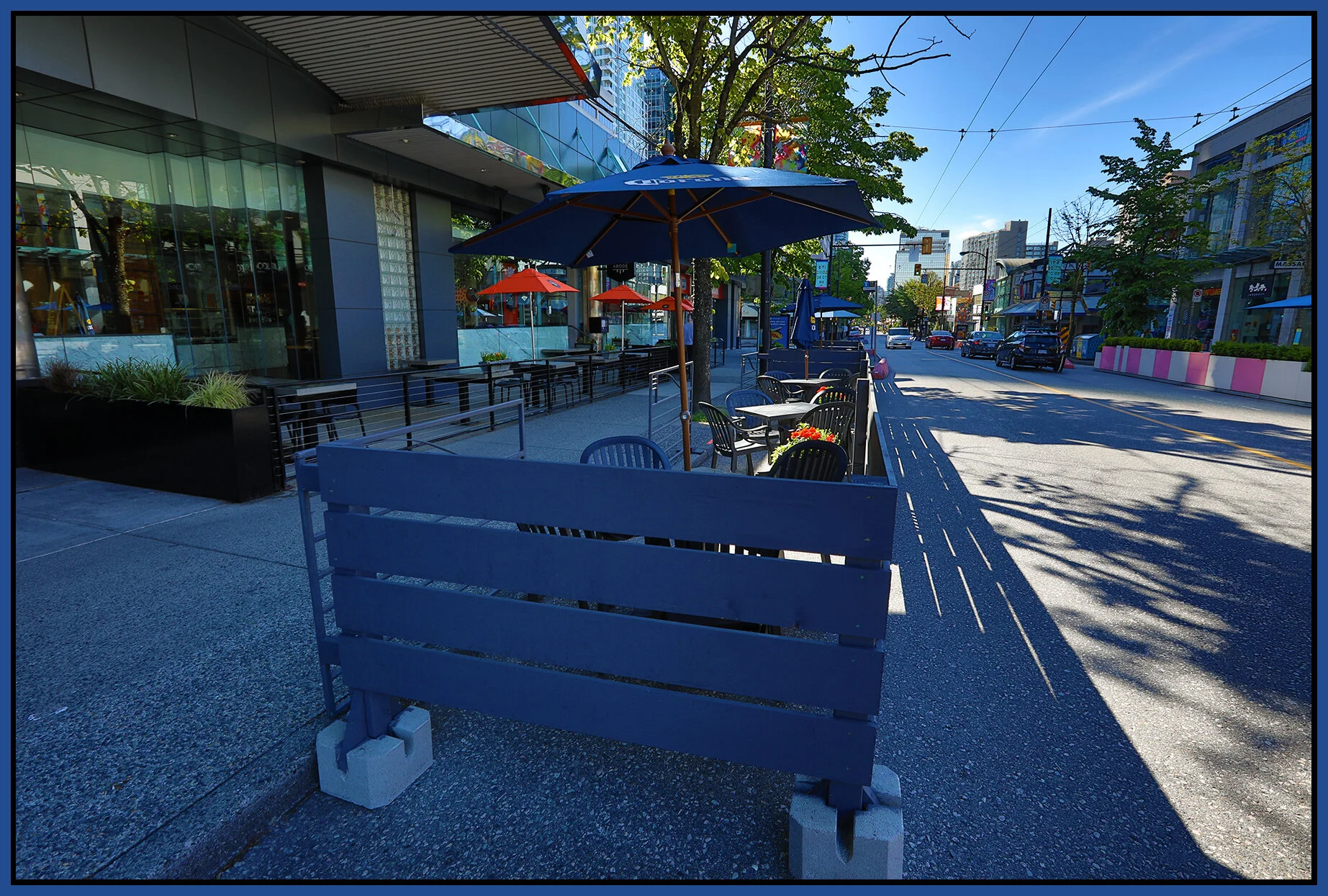 Curbside Seating Robson St_May 29_2021_HDR_5A5955_4x6s.jpg
