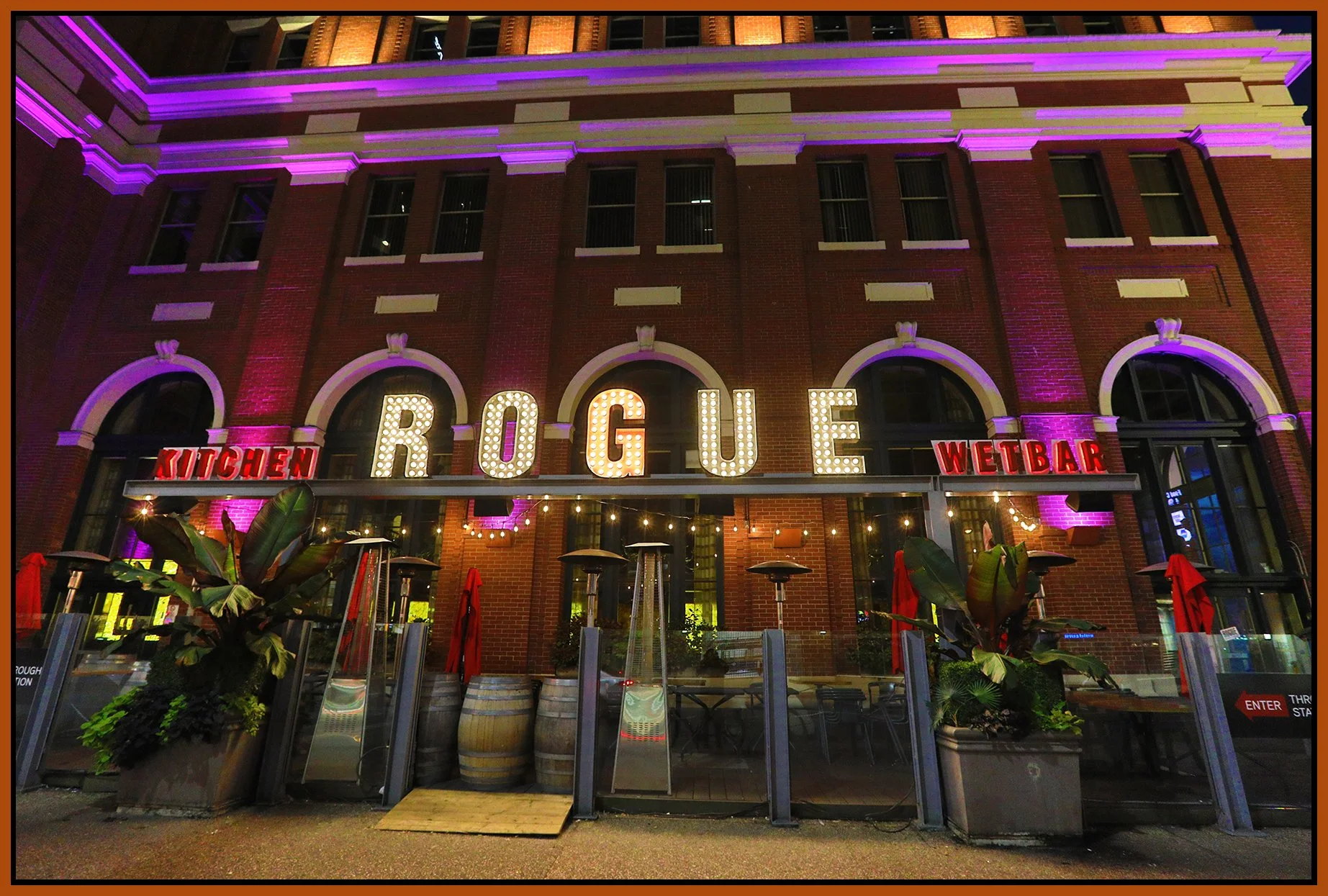 Gastown Rogue_Oct 10_2022_HDR_5C1452_4x6s.jpg