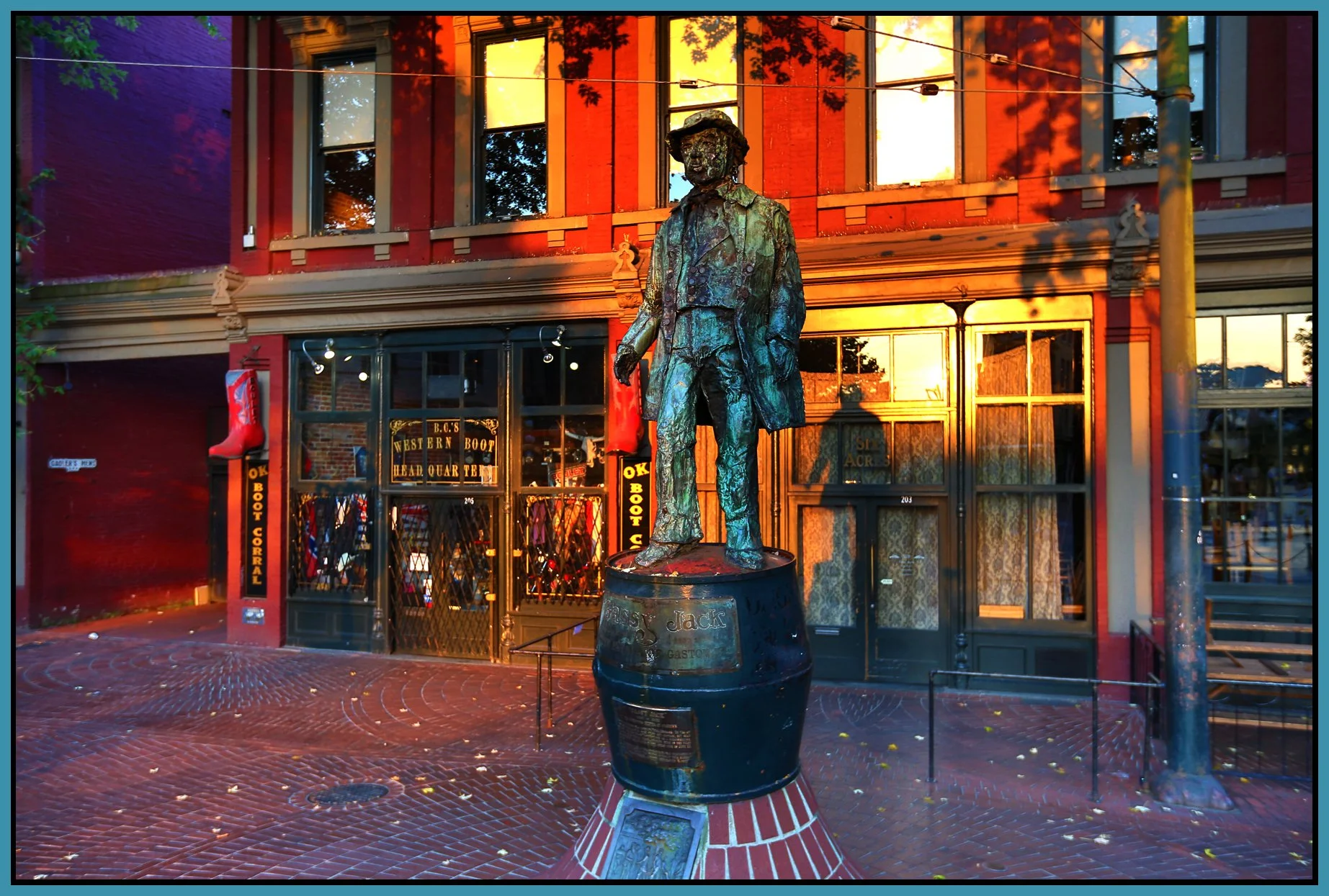 Gastown_Sep 14_2012_HDR_C0436_4x6s.jpg