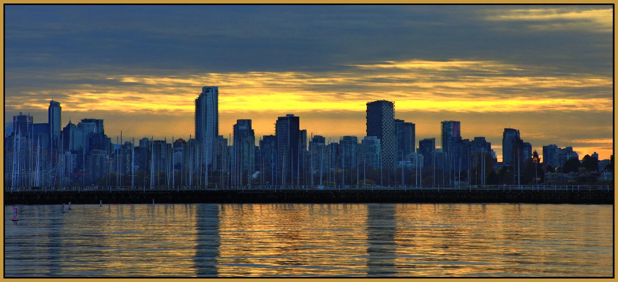Vancouver from Jericho Beach_Apr 7_2022_HDR_5B1664_peWaterPan_4x9s.jpg