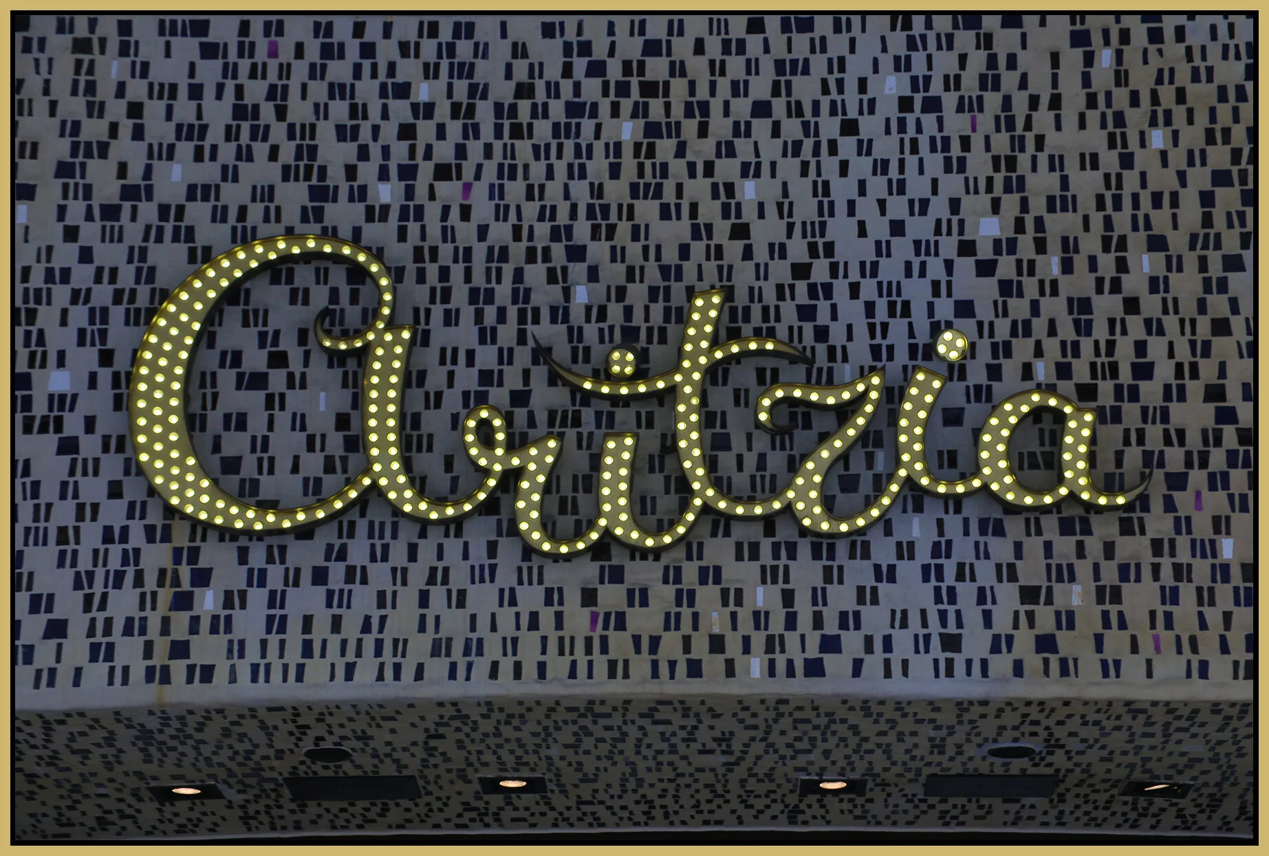 Aritzia Sign_Apr 2_2021_HDR_5A6724_4x6s.jpg