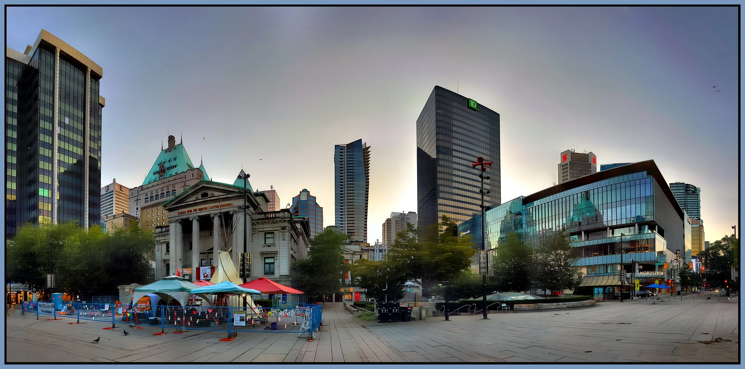 Robson Sq LkgN_Jul 28_2022_HDR_Pan_5B3542_peHdr2013_2_4x8s.jpg