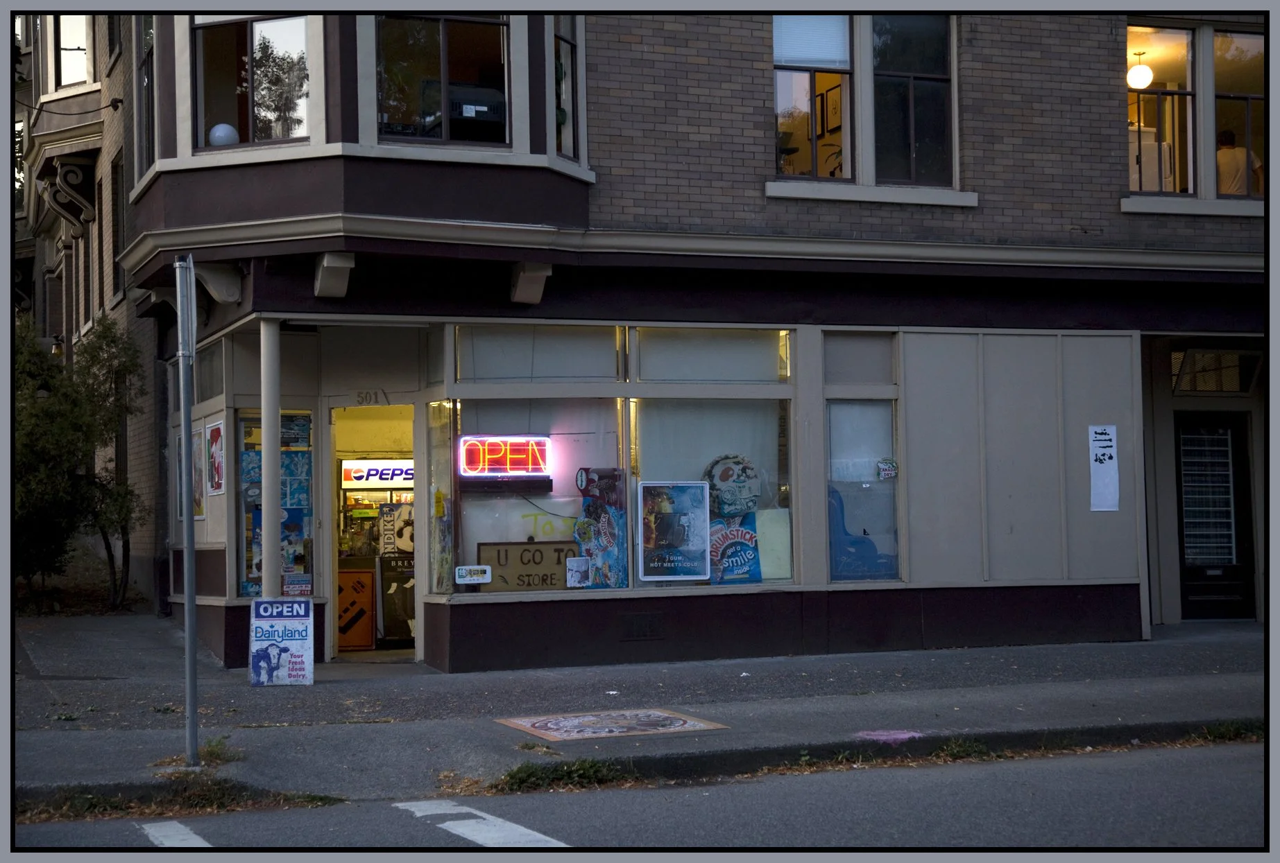 501 E Georgia St_Aug 3 09_5438_4x6s.jpg