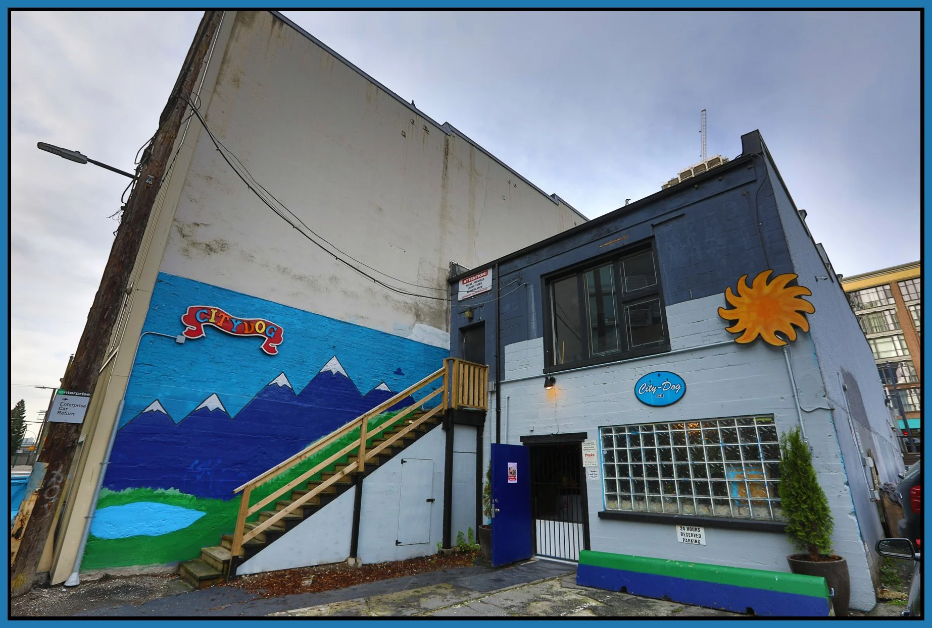 City Dog Mural_Nov 27_2017_HDR_B2061_4x6s.jpg