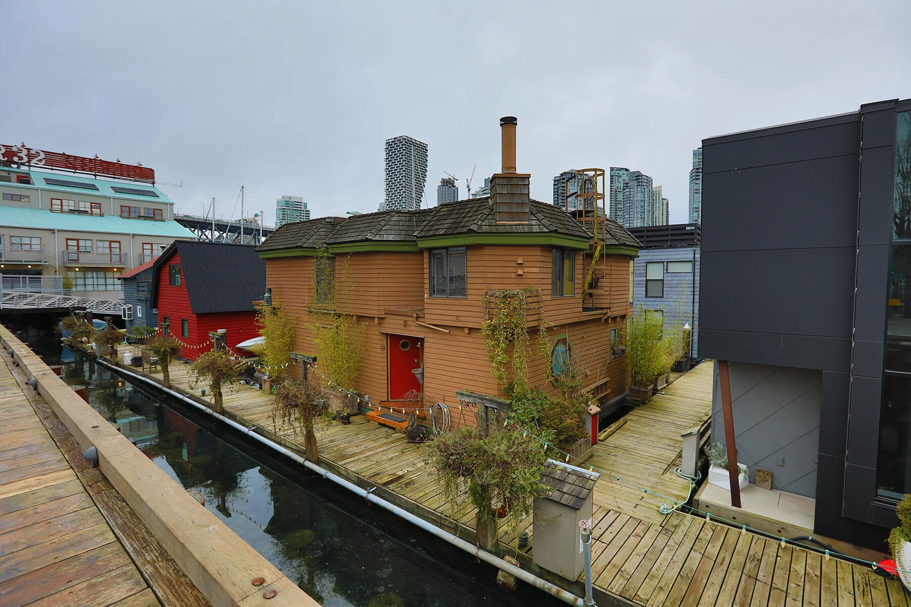 Granville Is House Boats_Feb 18_2021_HDR_5A1125_4x6.jpg