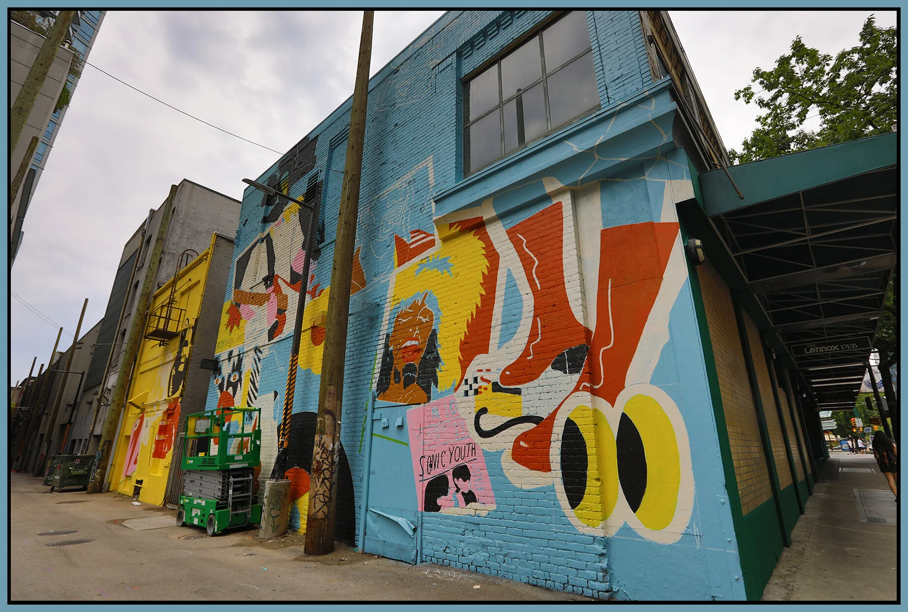 Robson St Mural_Jul 31_2021_HDR_5A6567_4x6s.jpg