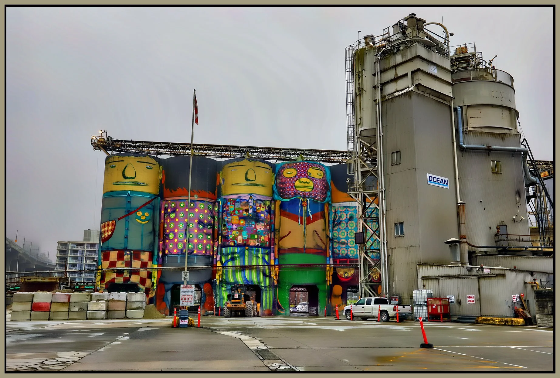 Granville Island Mural_Jan 23_2022_HDR_5A7644_peHdr2013_1_4x6s.jpg