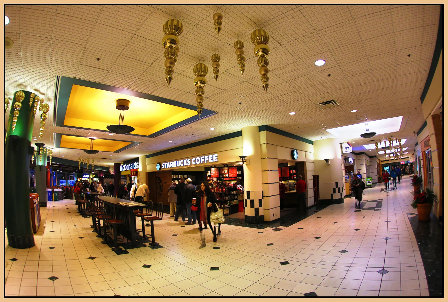 Waterfront Ctr_Dec 6_2013_HDR_D1141_4x6s.jpg