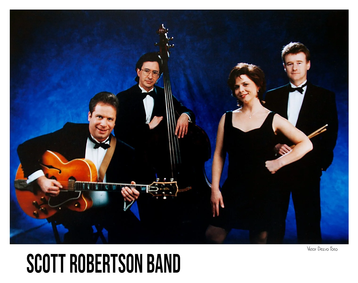 Scott Robertson Band_3223_4x5.jpg