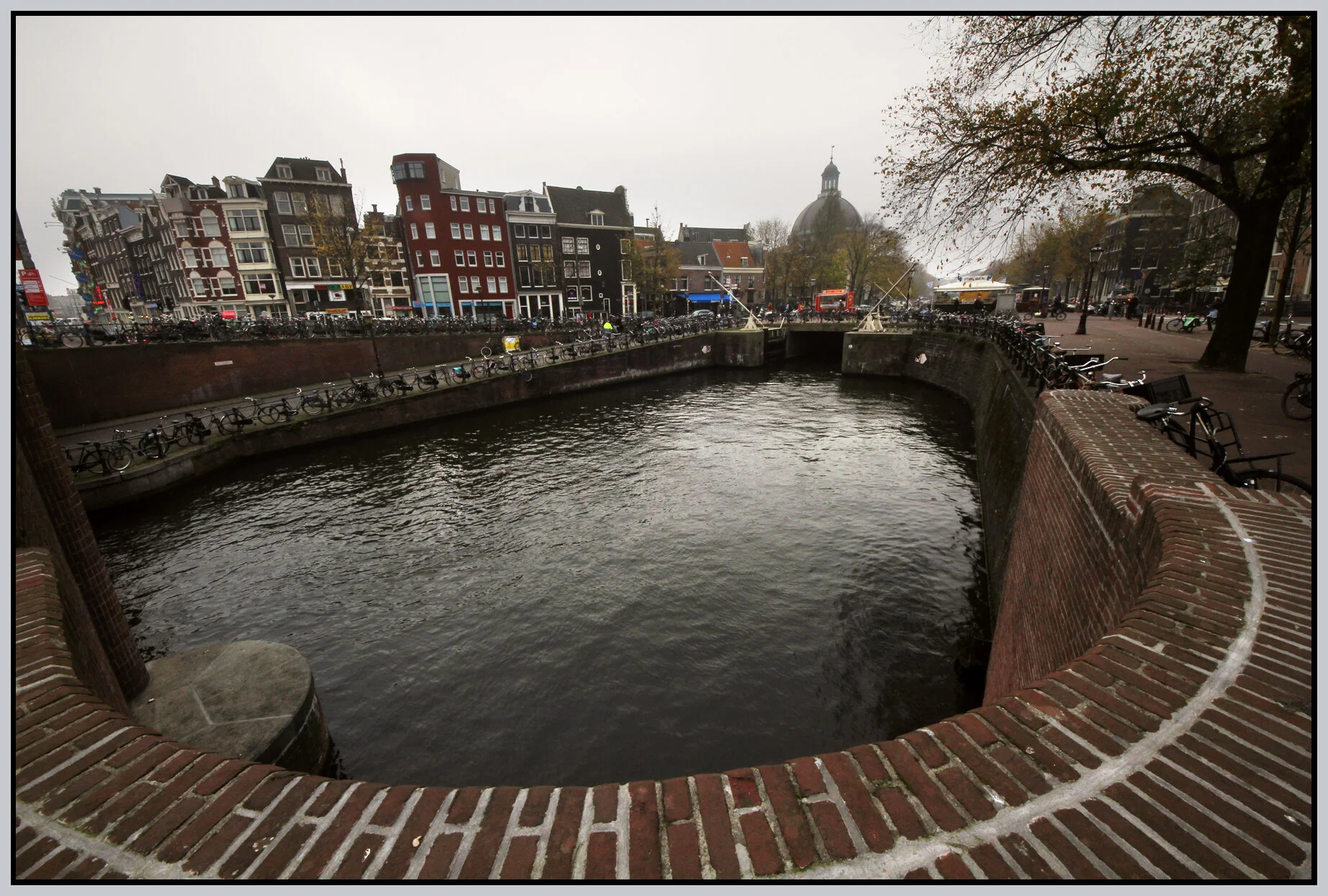 Amsterdam_Nov 8_2011_1808vel_4x6s.jpg