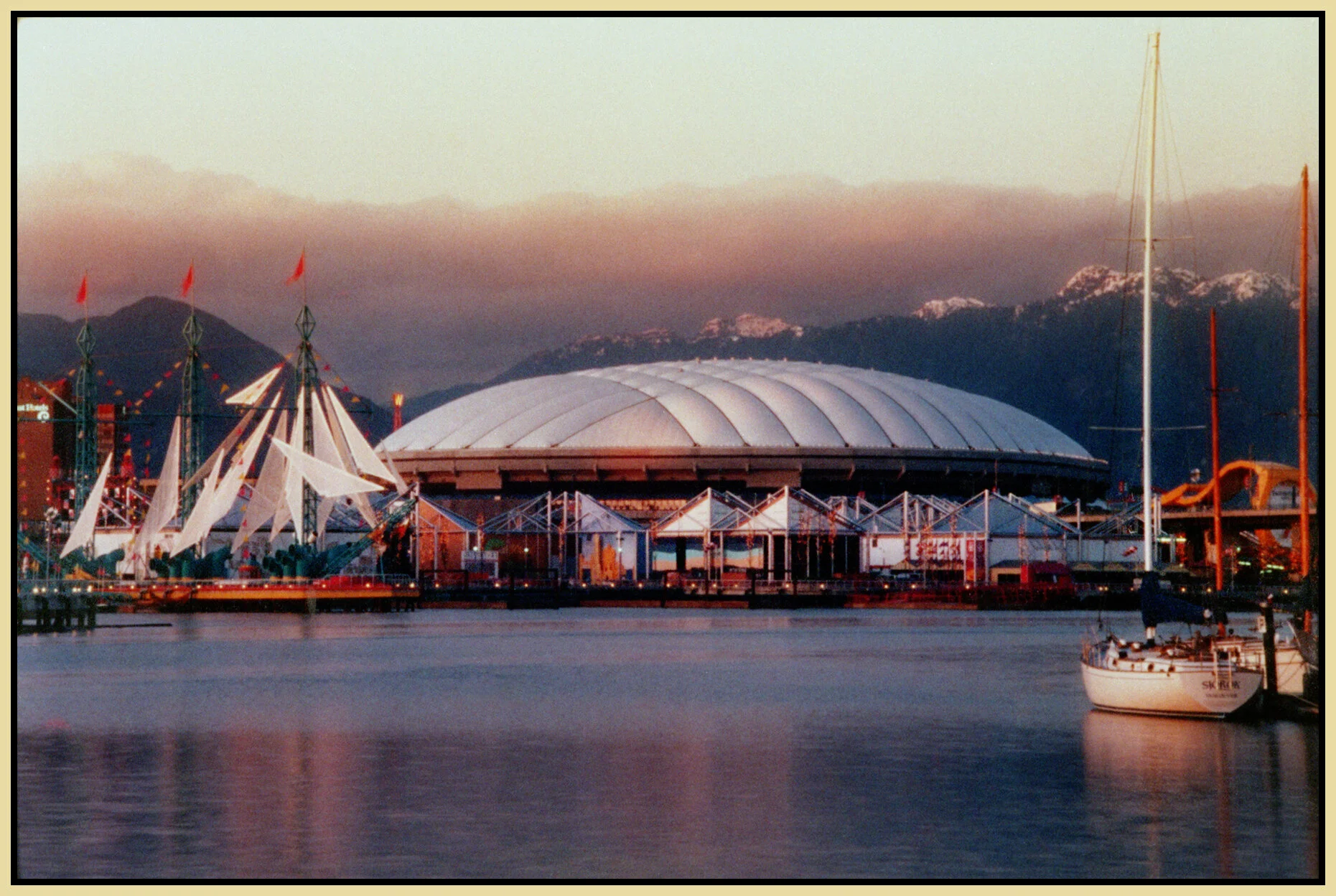 BC Place 1986_1_peLc_Sunstborder-r_4x6s.jpg